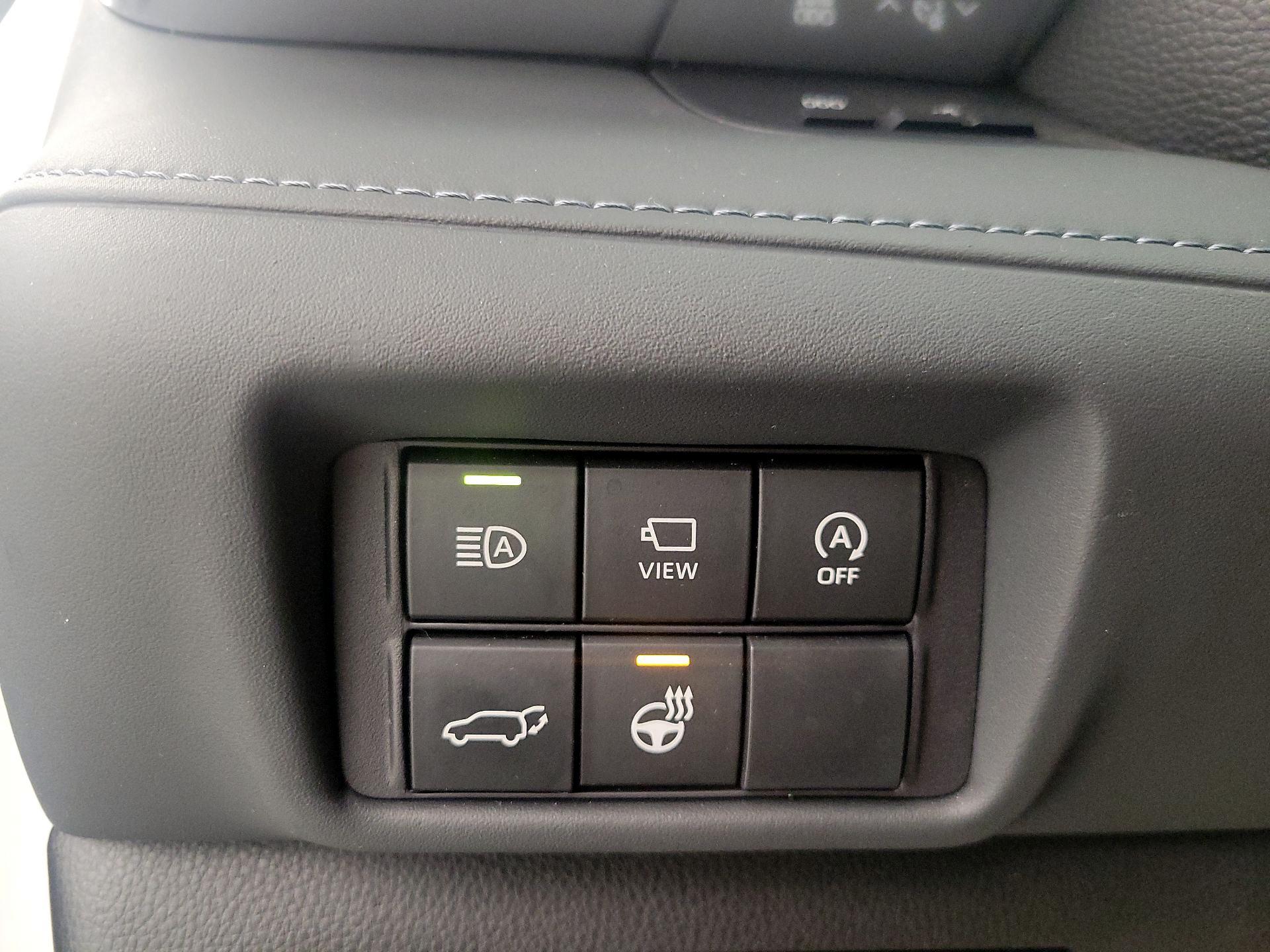 Thumbnail: 2023 Toyota Highlander - 13