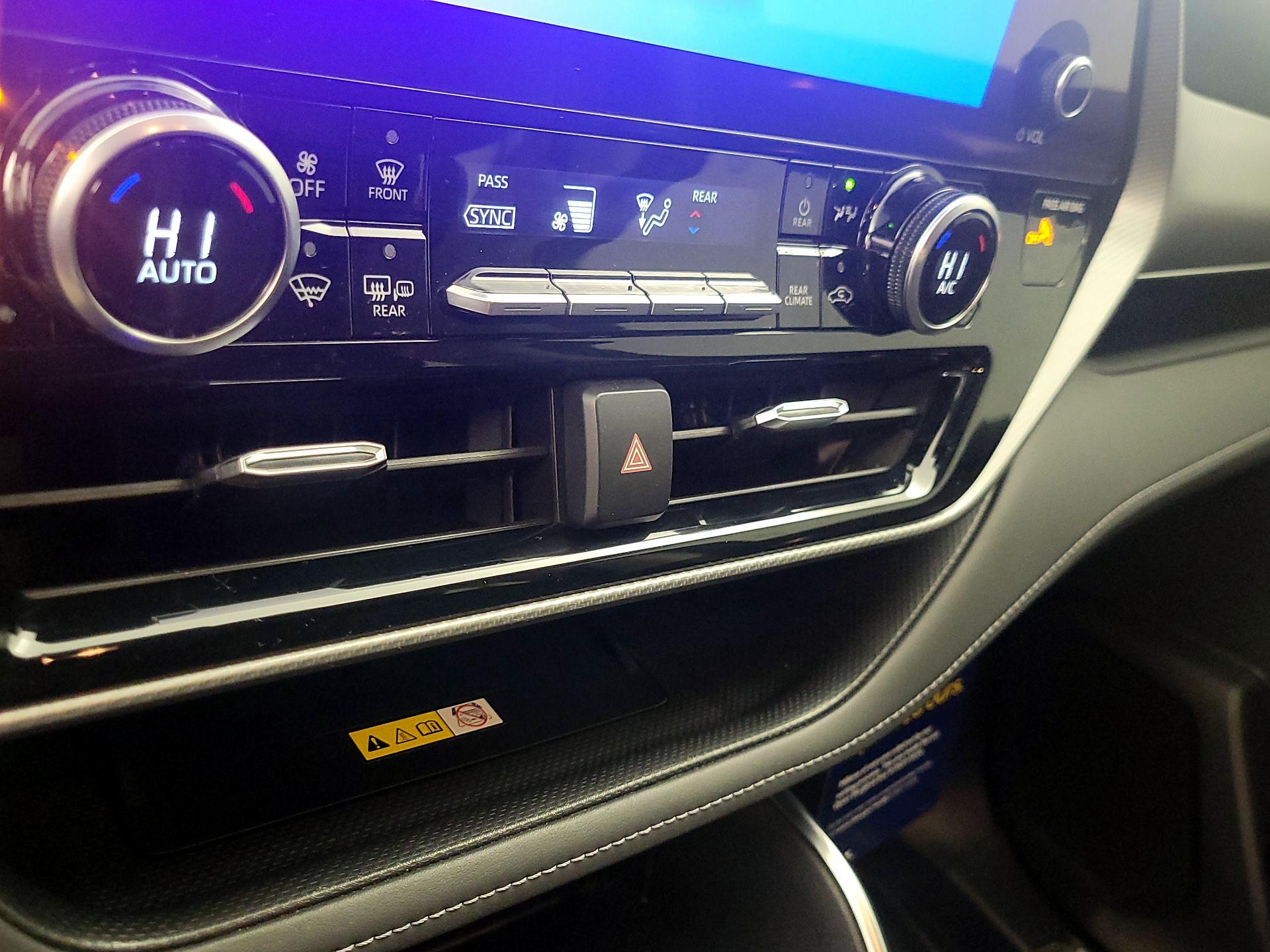 Thumbnail: 2023 Toyota Highlander - 16