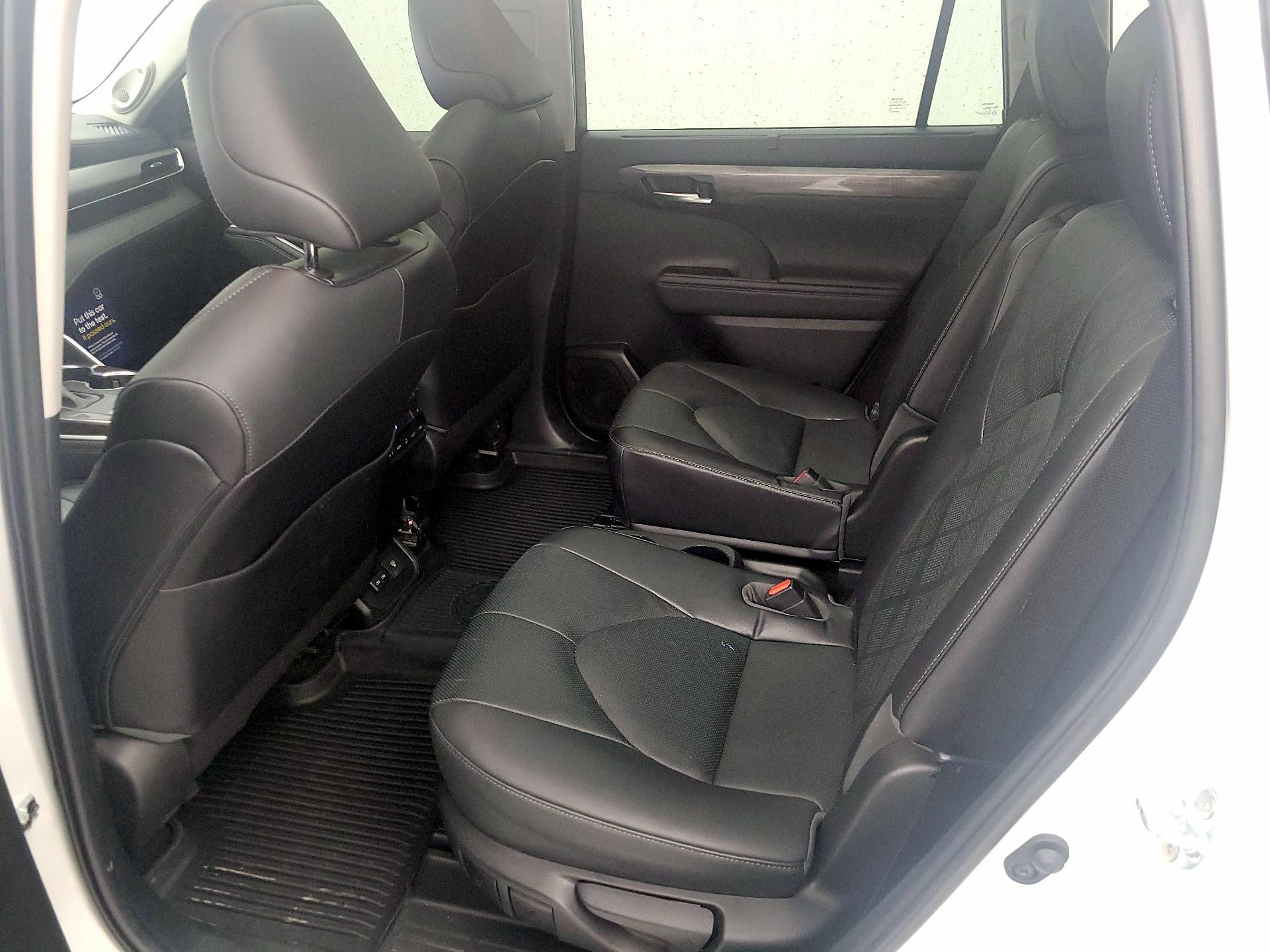 Thumbnail: 2023 Toyota Highlander - 20