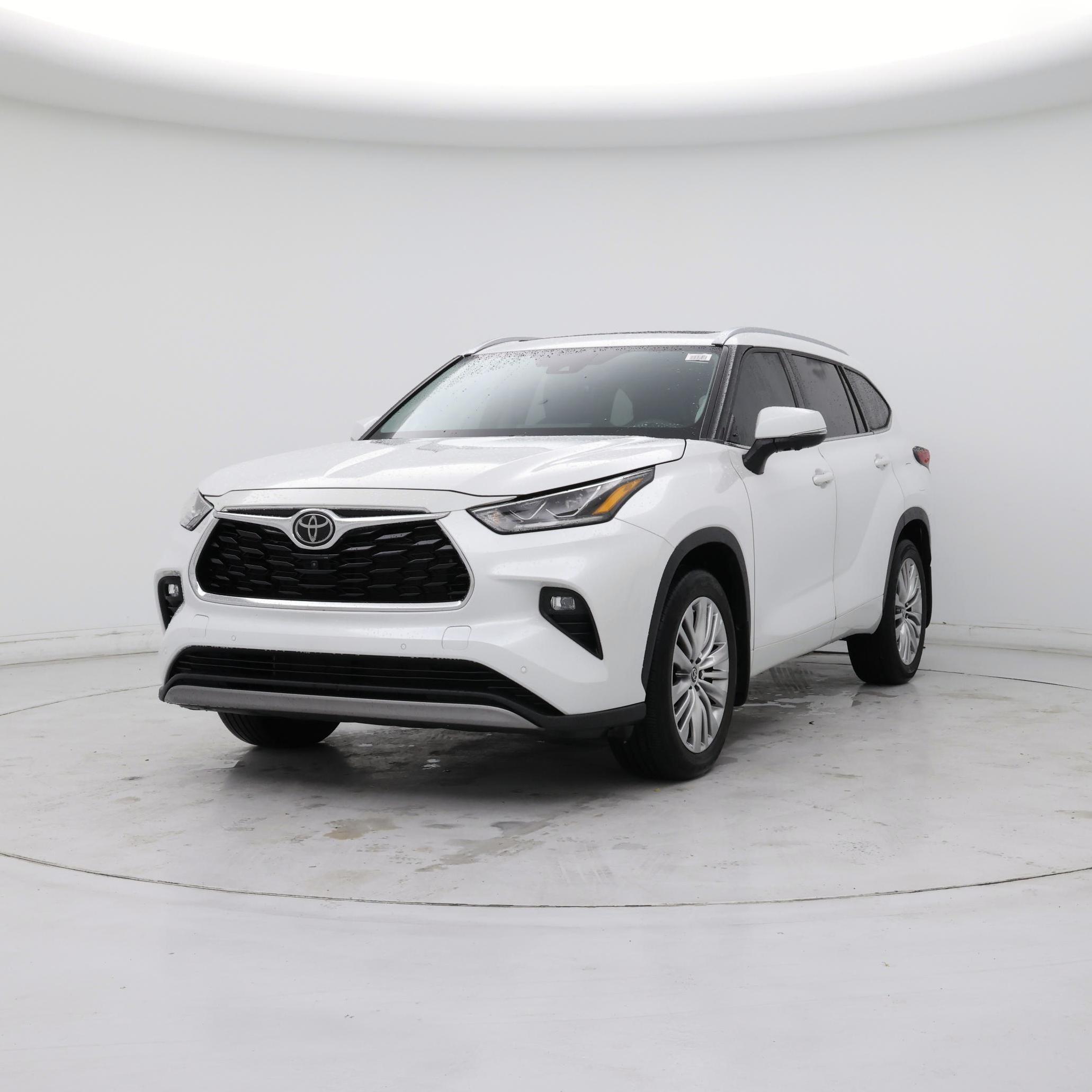Thumbnail: 2023 Toyota Highlander - 4
