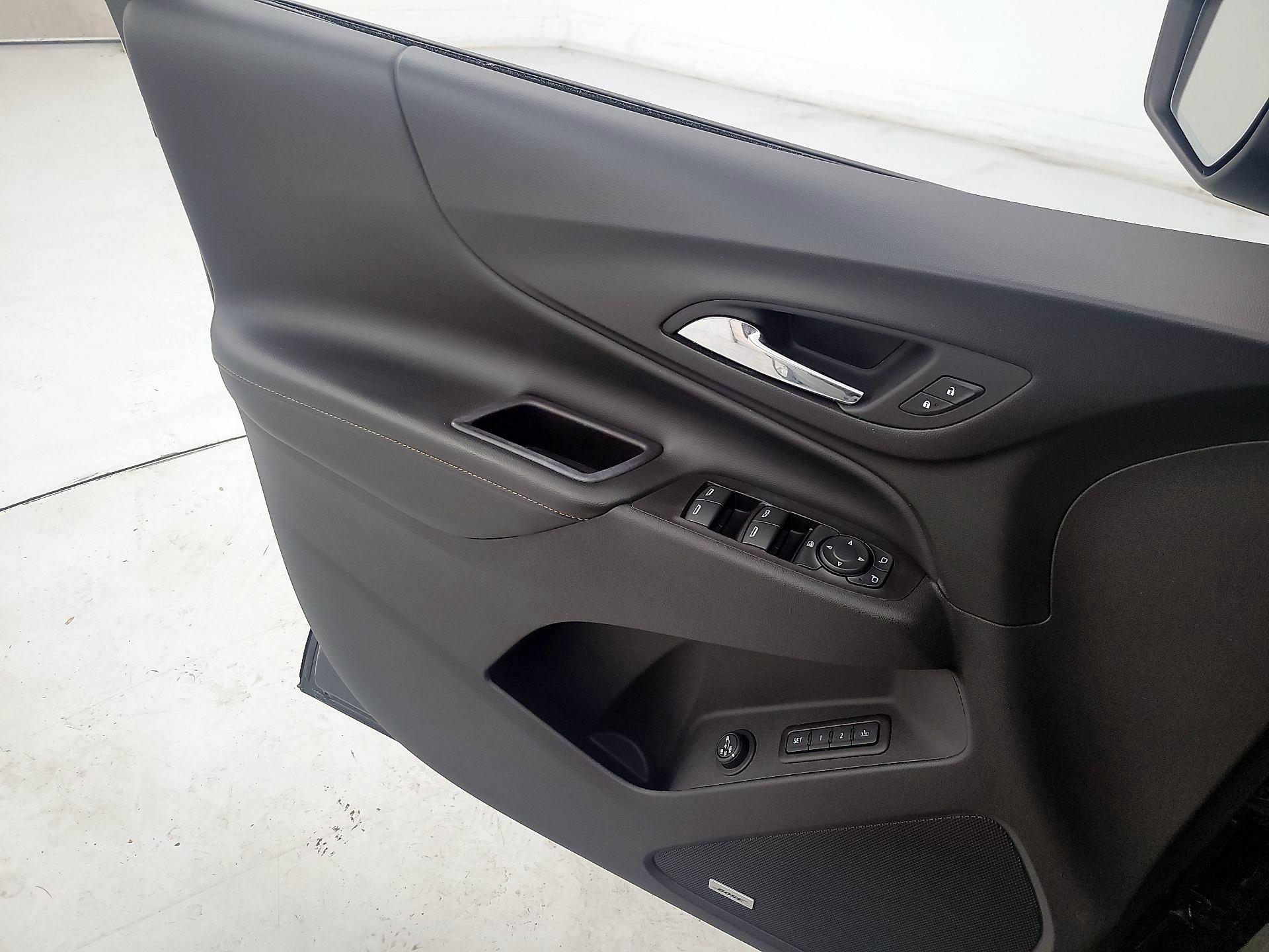 Thumbnail: 2018 Chevrolet Equinox - 12