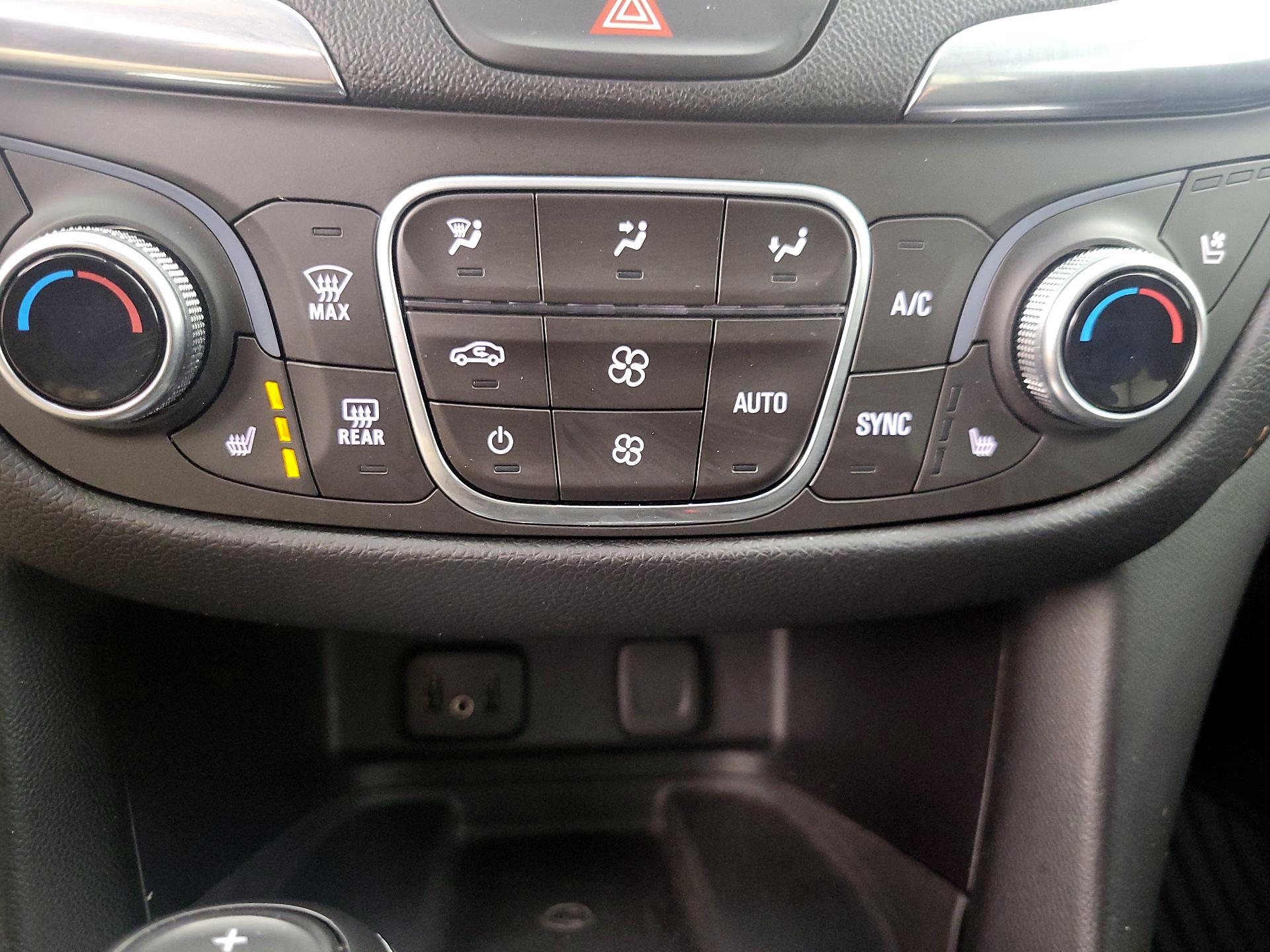 Thumbnail: 2018 Chevrolet Equinox - 17