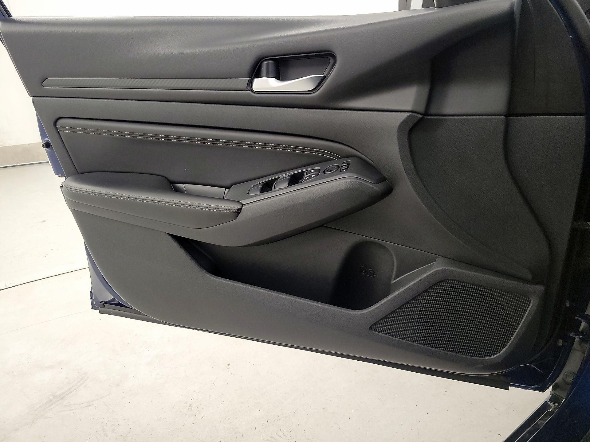 Thumbnail: 2020 Nissan Altima - 12