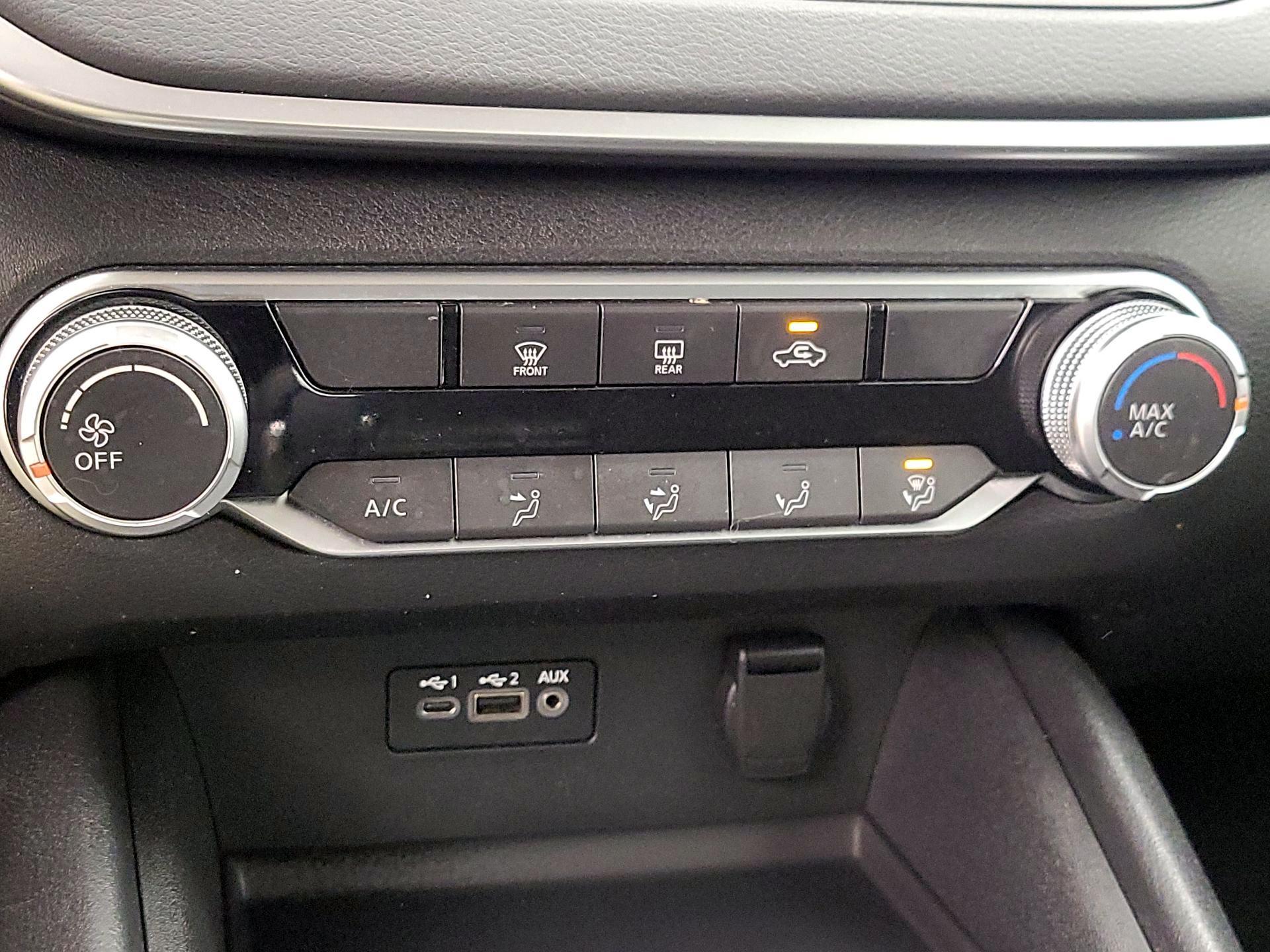 Thumbnail: 2020 Nissan Altima - 16