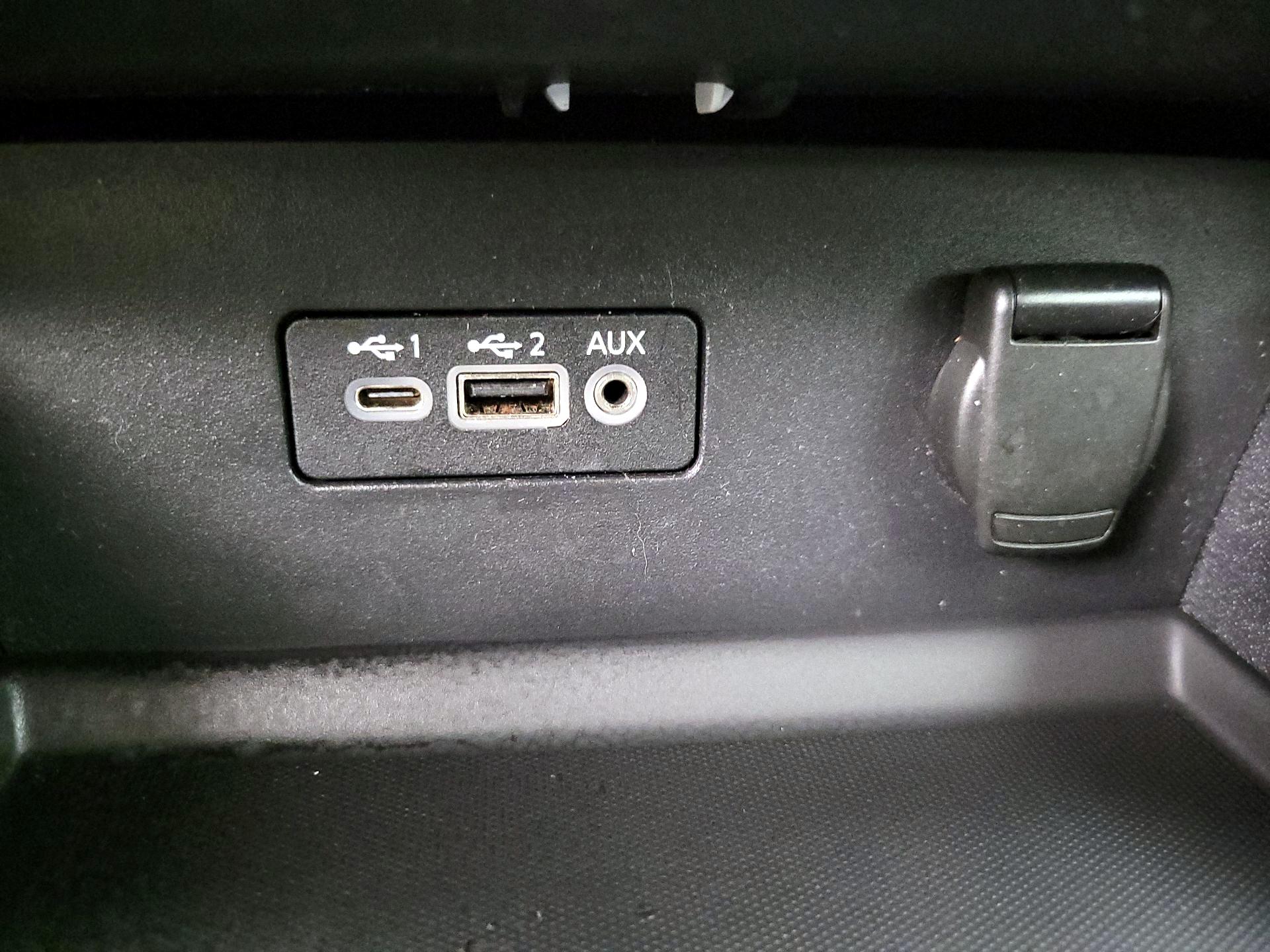 Thumbnail: 2020 Nissan Altima - 18