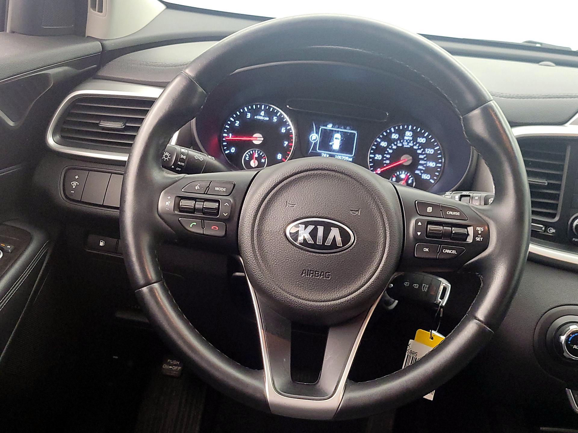 Thumbnail: 2017 Kia Sorento - 10