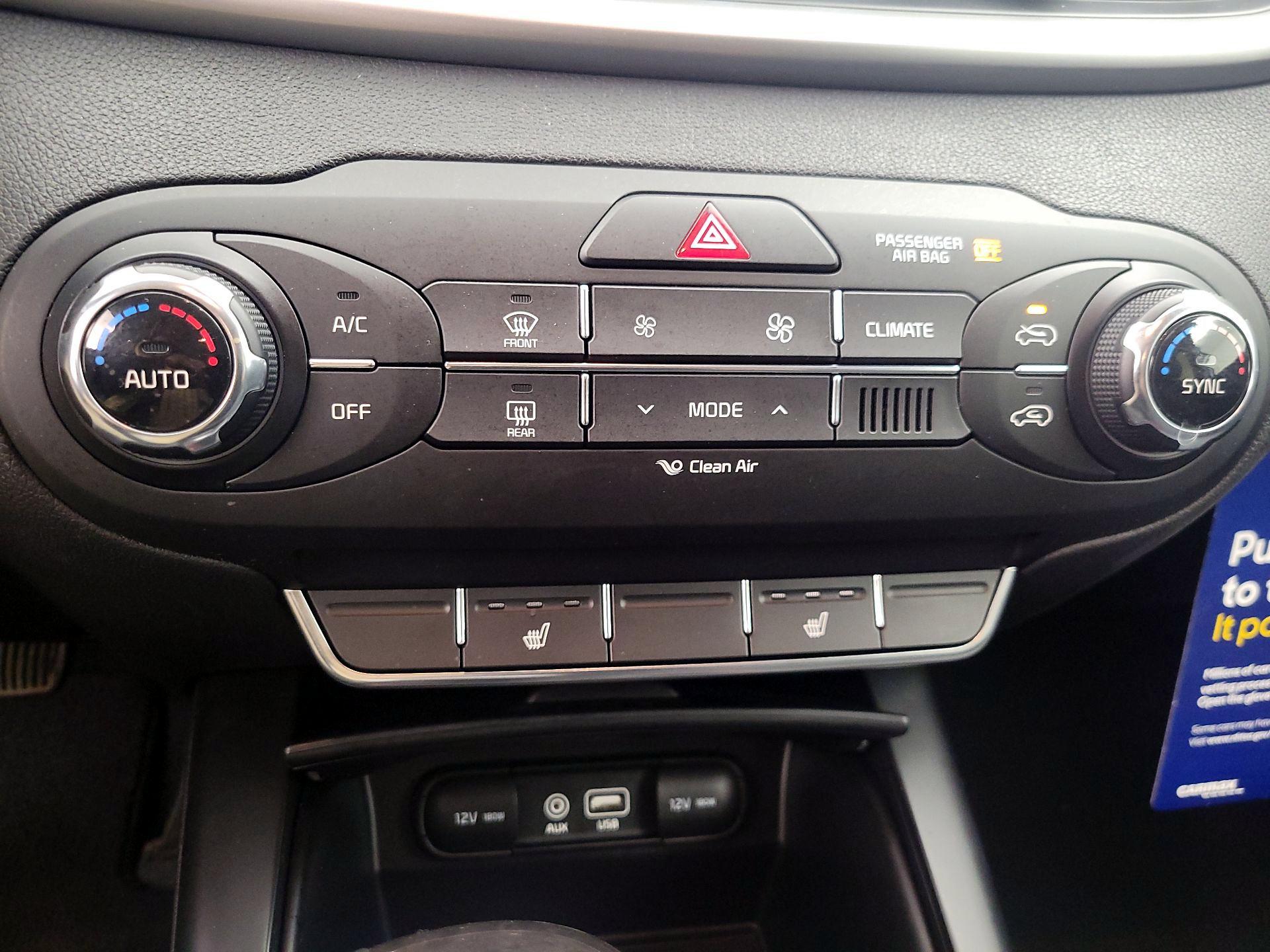 Thumbnail: 2017 Kia Sorento - 16