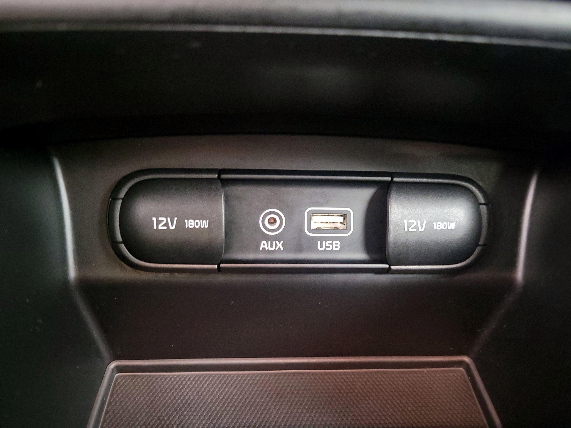 Thumbnail: 2017 Kia Sorento - 18