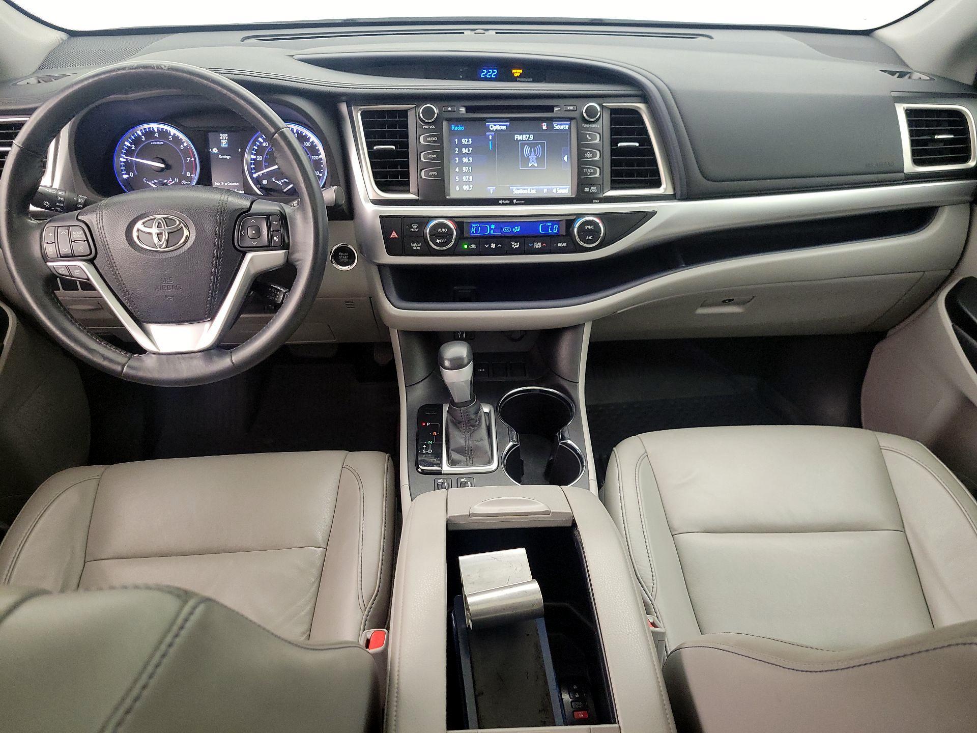 Thumbnail: 2015 Toyota Highlander - 9