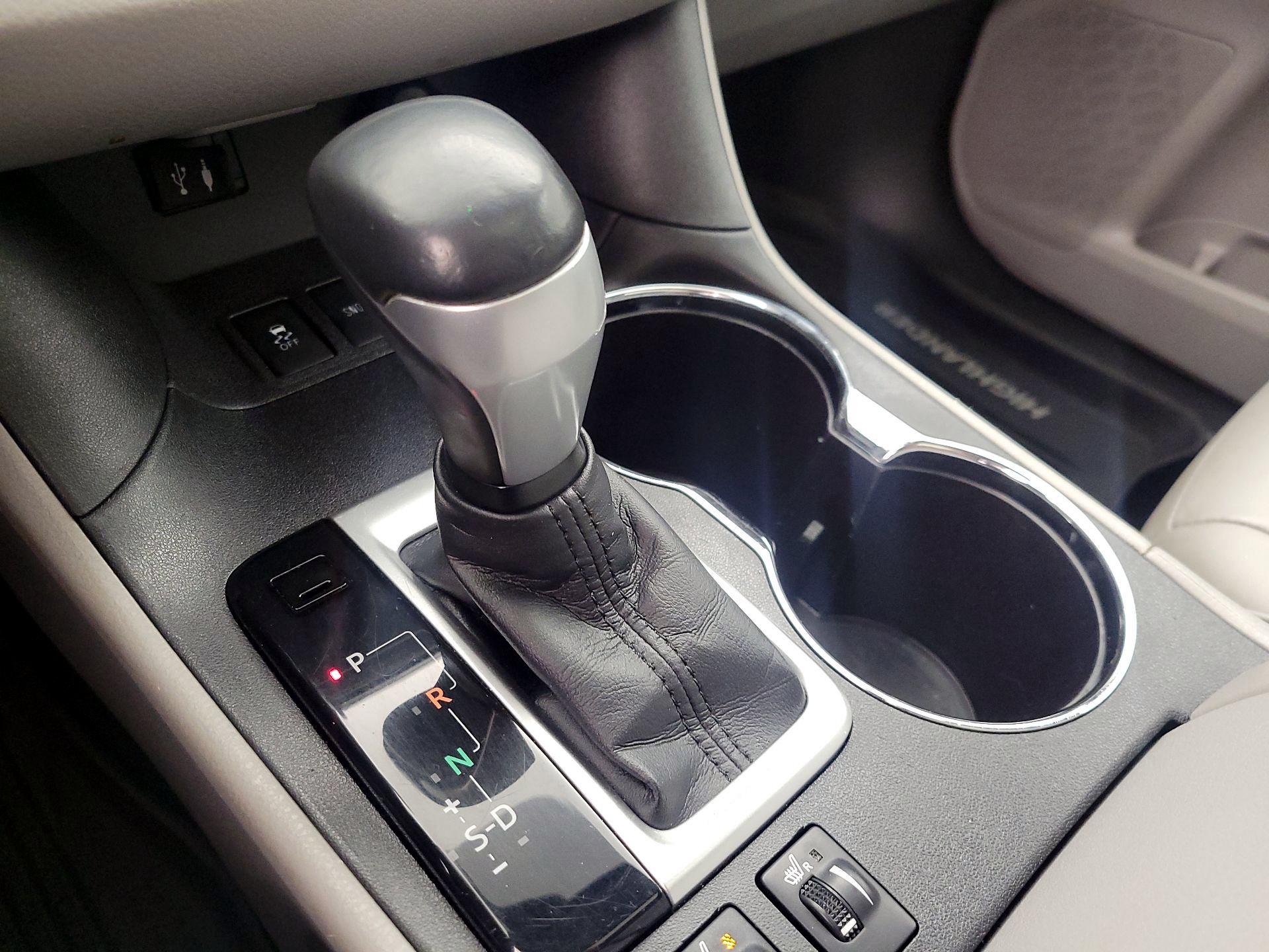 Thumbnail: 2015 Toyota Highlander - 18