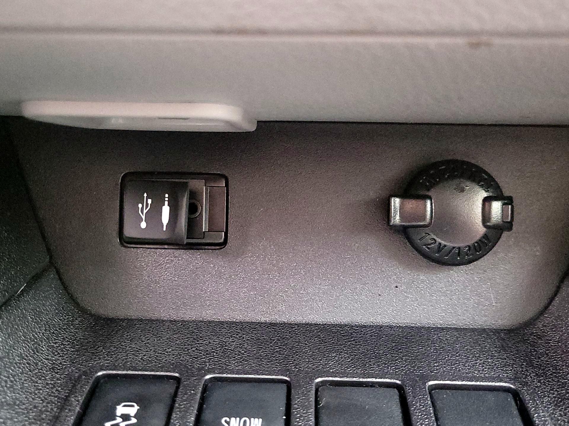 Thumbnail: 2015 Toyota Highlander - 19