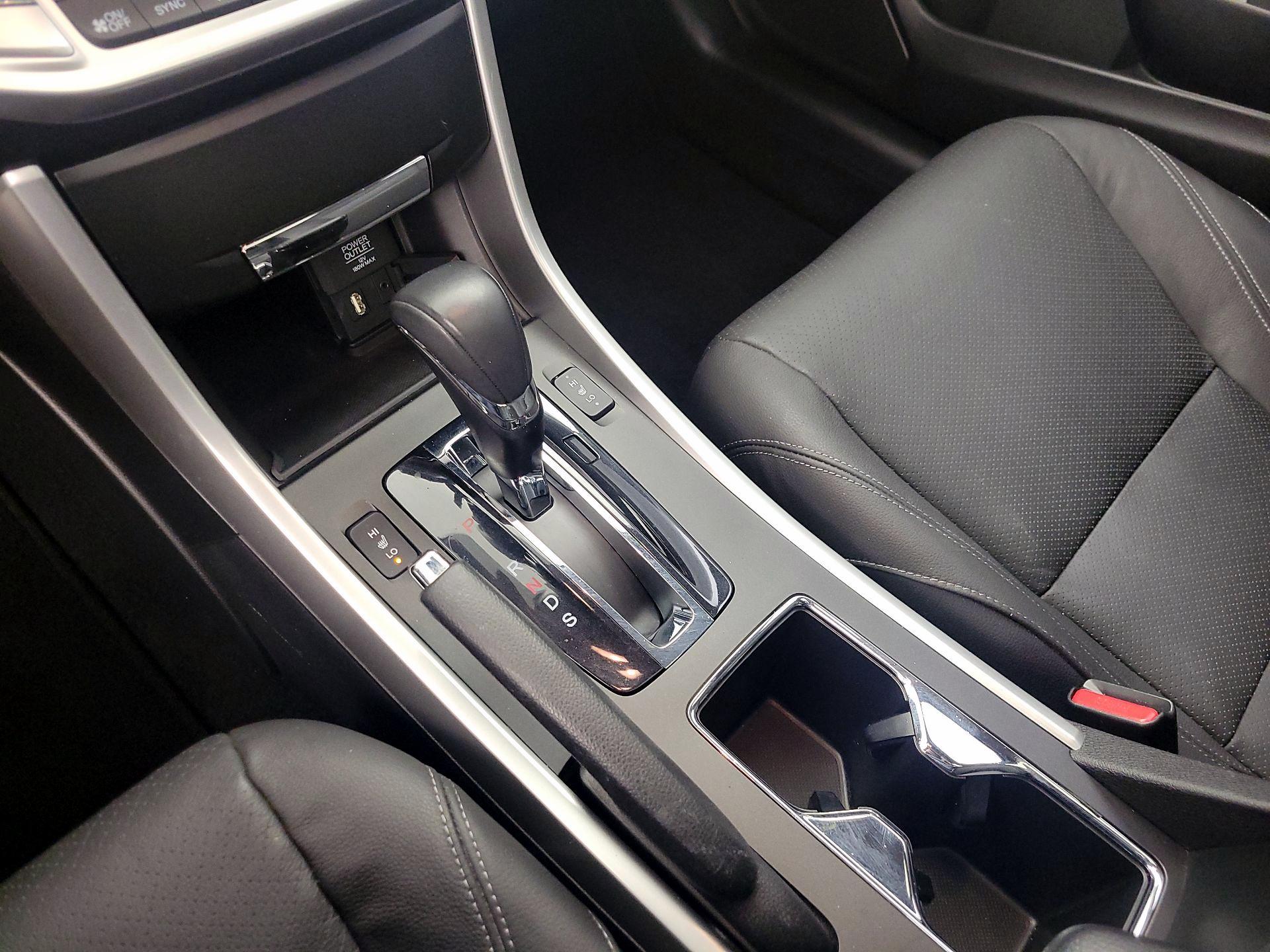 Thumbnail: 2015 Honda Accord - 17