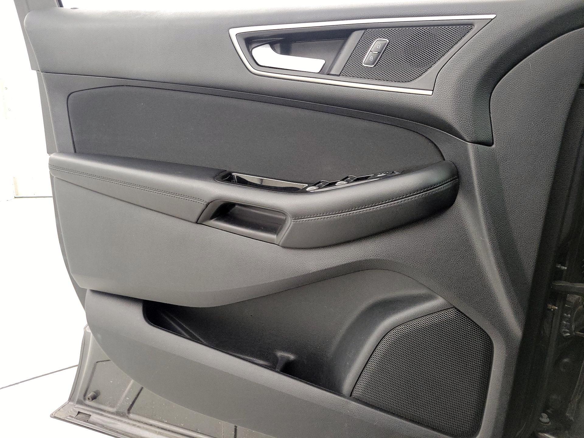 Thumbnail: 2015 Ford Edge - 12