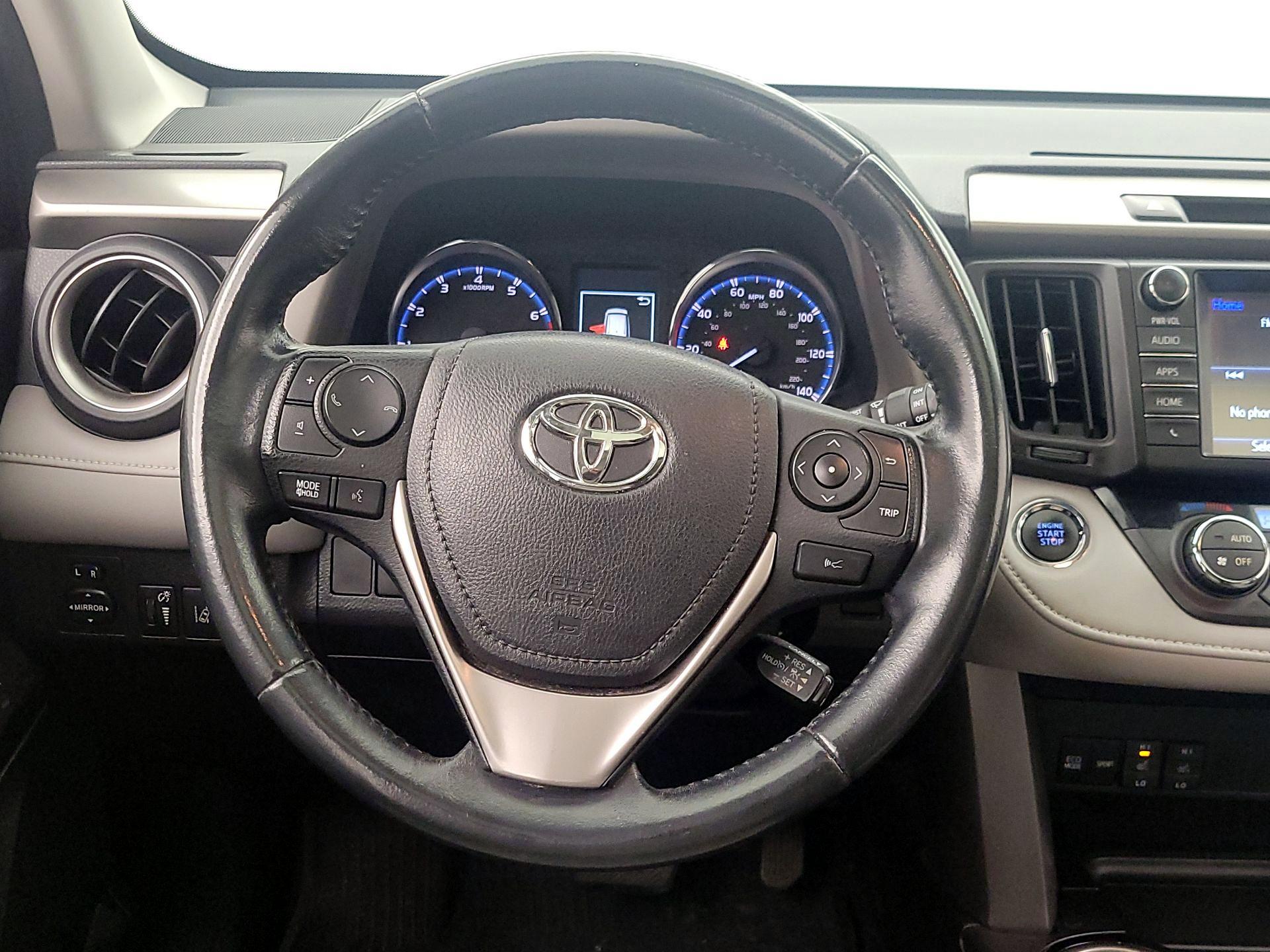 Thumbnail: 2017 Toyota RAV4 - 10