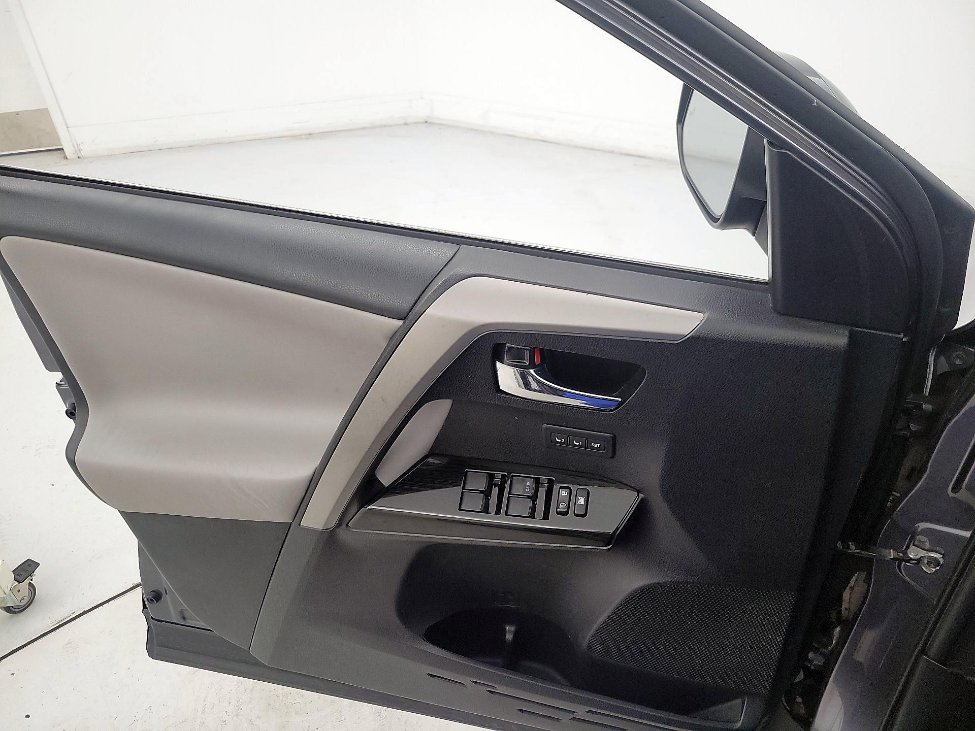 Thumbnail: 2017 Toyota RAV4 - 12