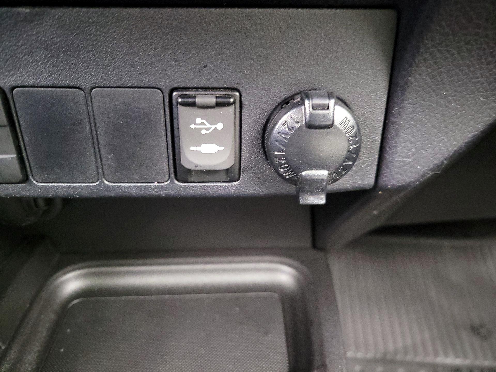 Thumbnail: 2017 Toyota RAV4 - 19