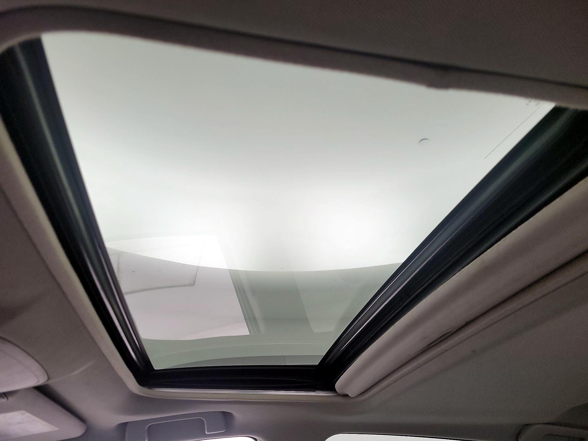 Thumbnail: 2017 Toyota RAV4 - 20