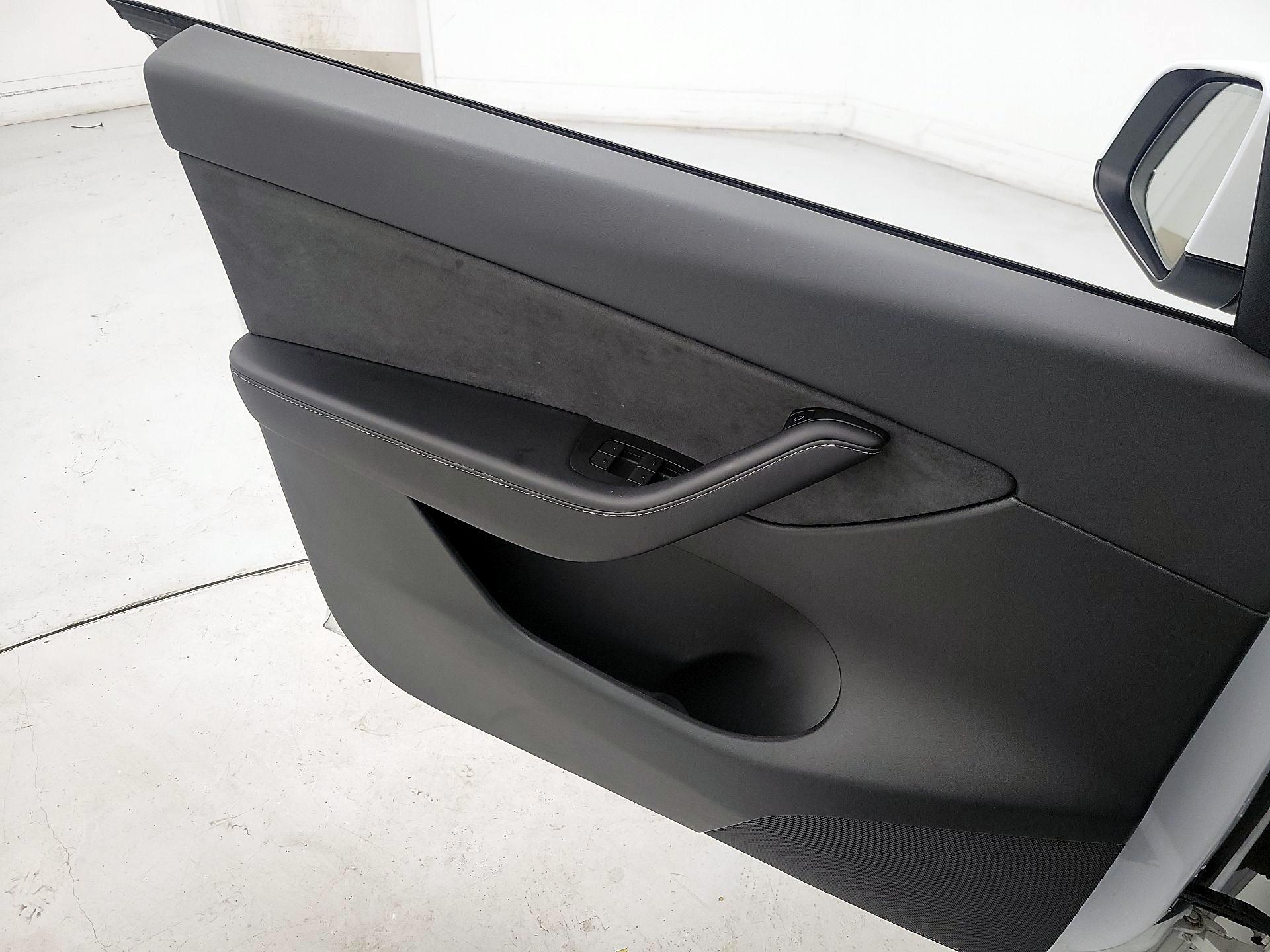 Thumbnail: 2022 Tesla Model Y - 12