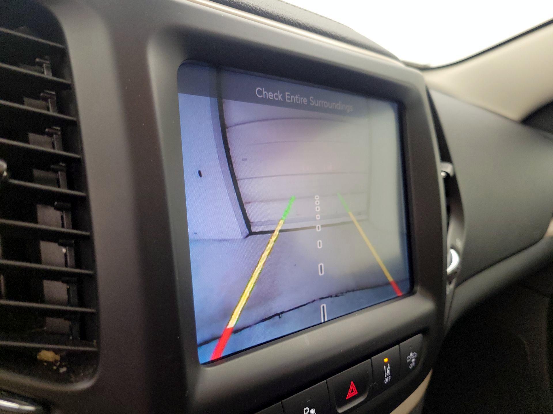 Thumbnail: 2015 Jeep Cherokee - 15