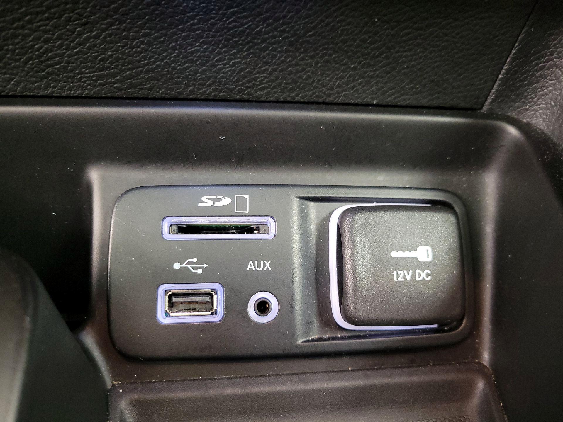 Thumbnail: 2015 Jeep Cherokee - 19