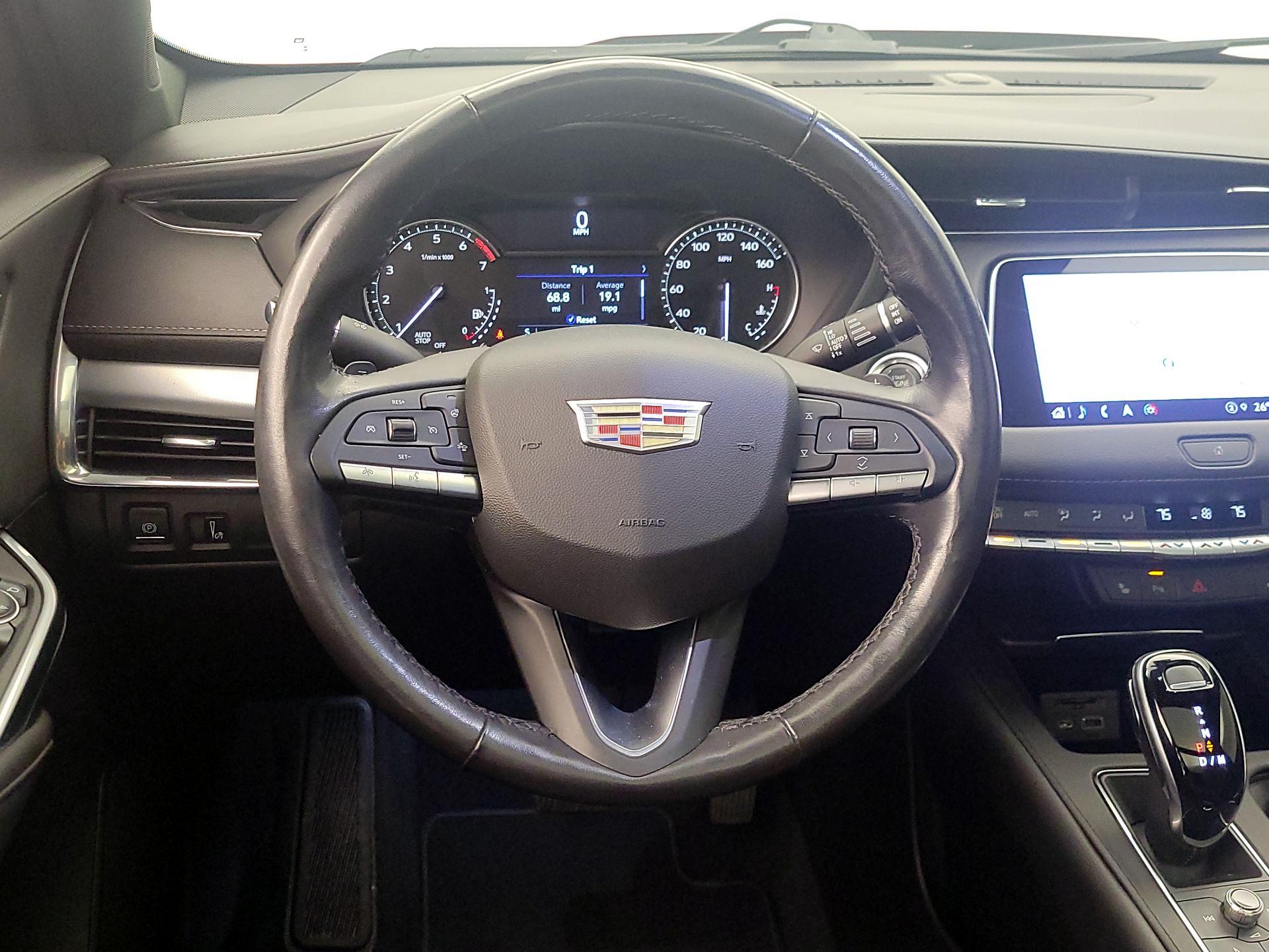 Thumbnail: 2021 Cadillac XT4 - 10