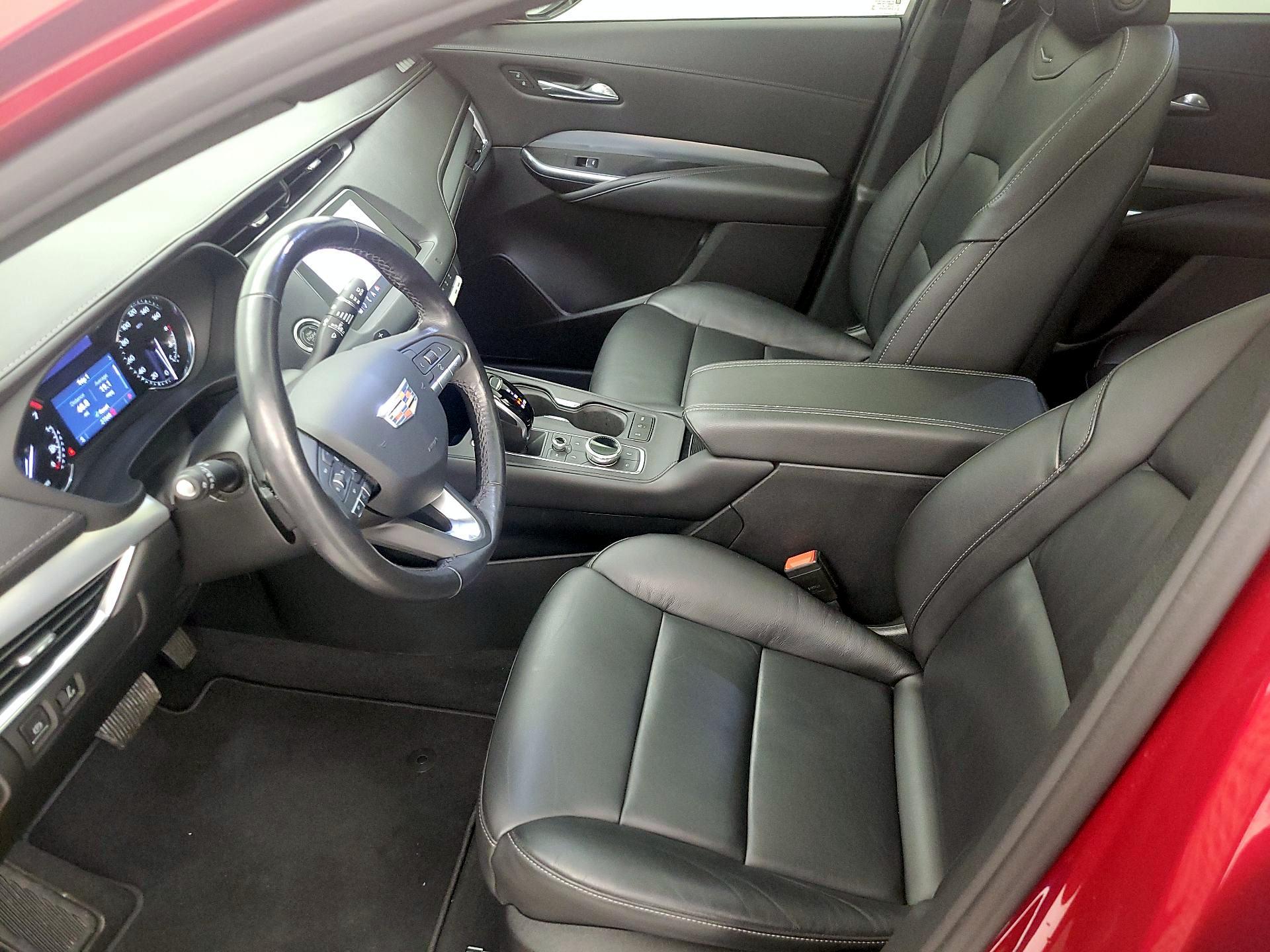 Thumbnail: 2021 Cadillac XT4 - 11