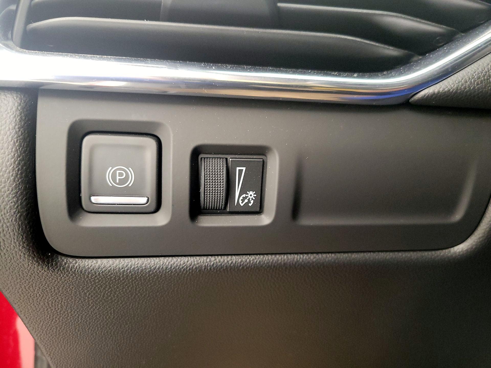 Thumbnail: 2021 Cadillac XT4 - 13