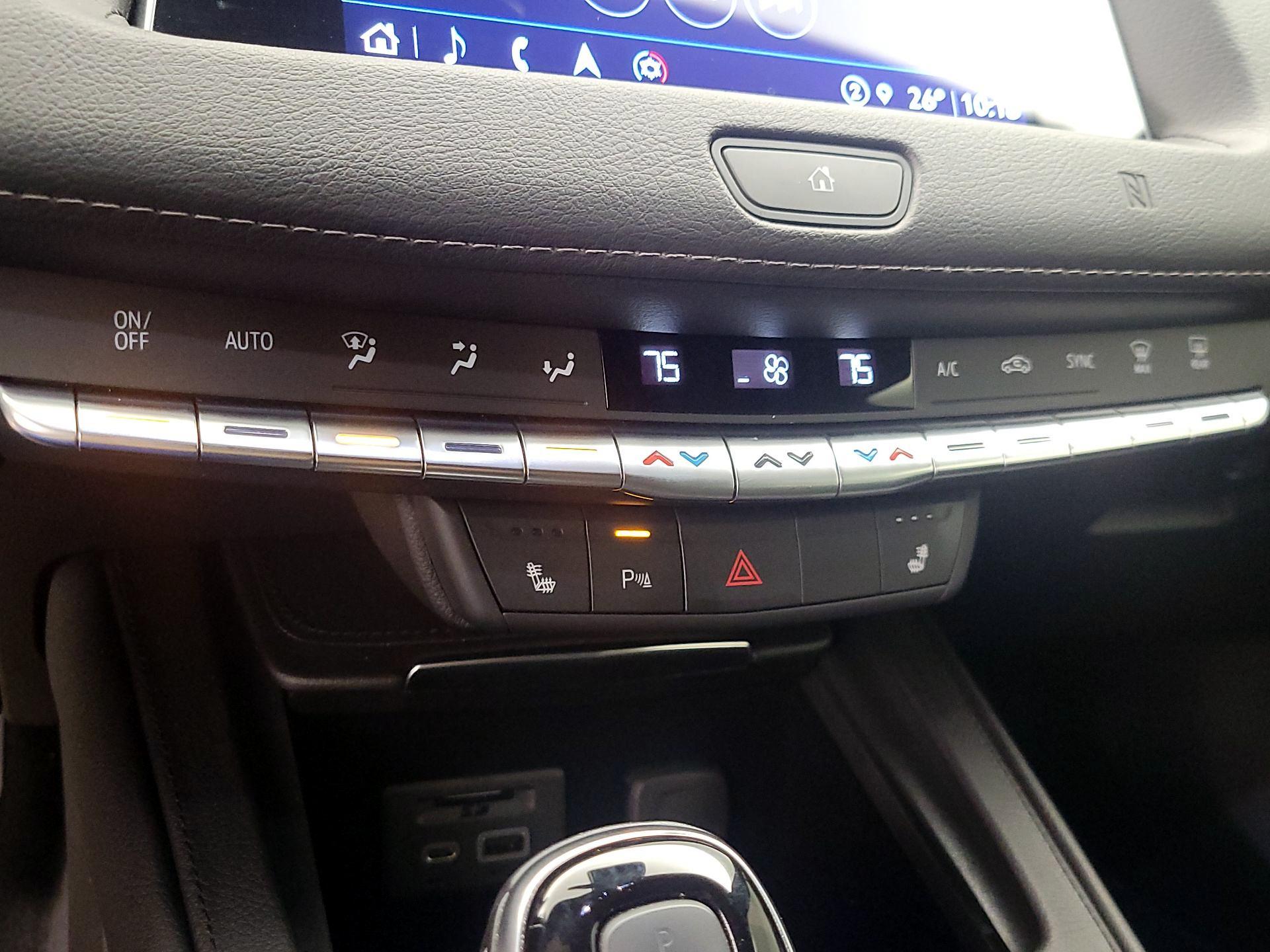 Thumbnail: 2021 Cadillac XT4 - 17