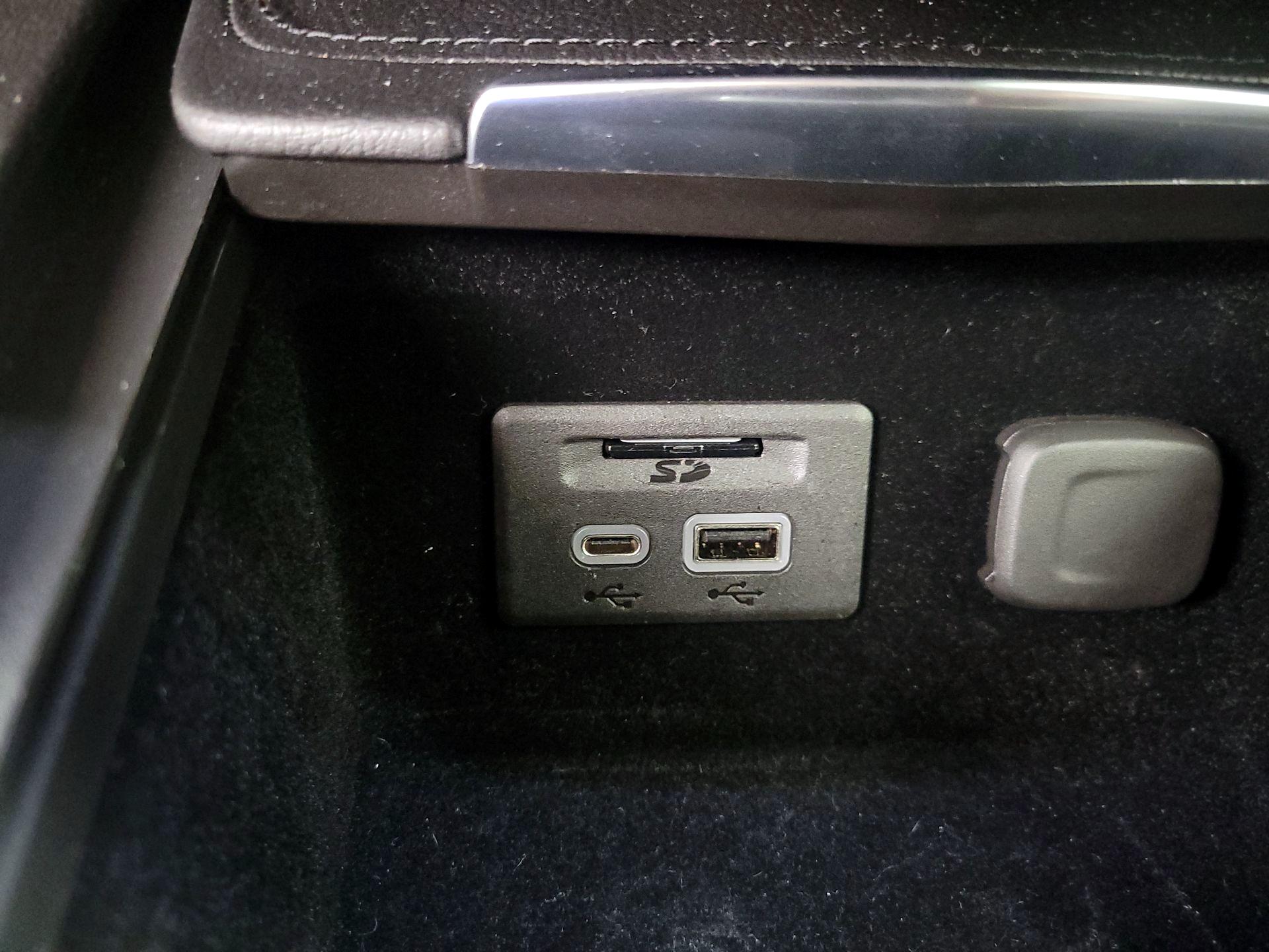 Thumbnail: 2021 Cadillac XT4 - 19