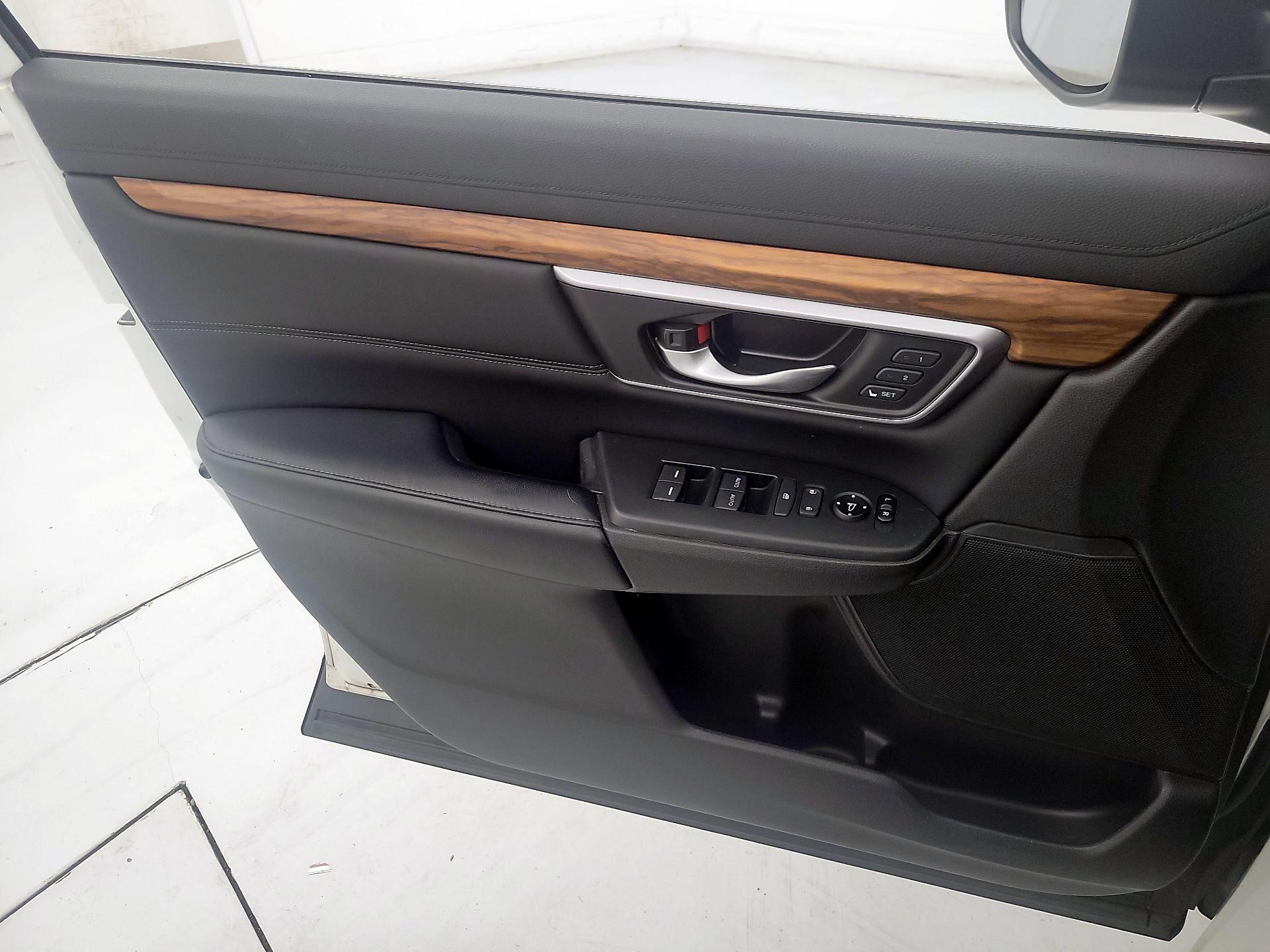 Thumbnail: 2017 Honda CR-V - 12