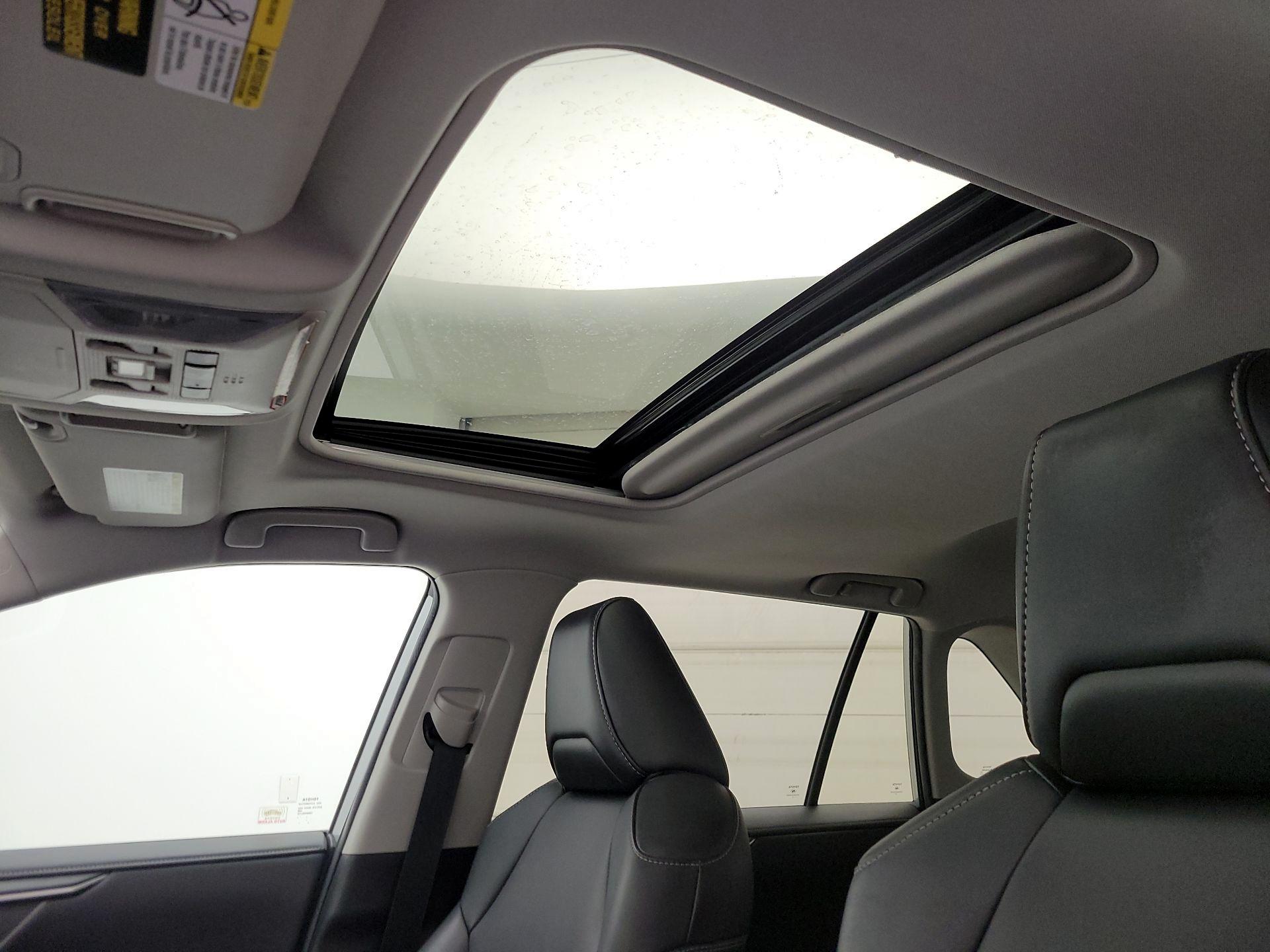 Thumbnail: 2020 Toyota RAV4 - 20