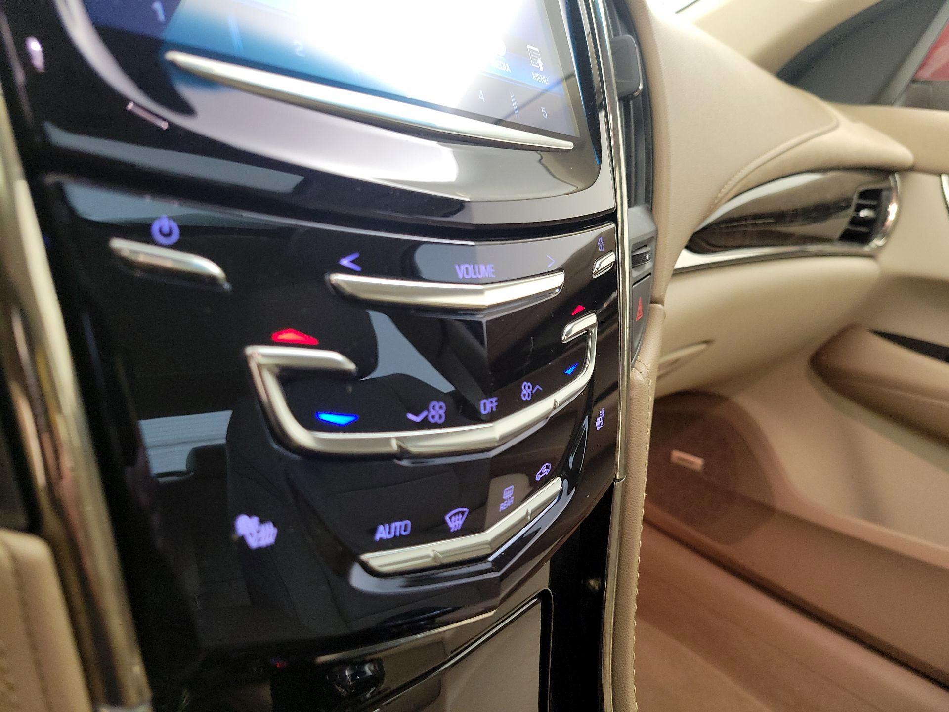 Thumbnail: 2015 Cadillac ATS - 17