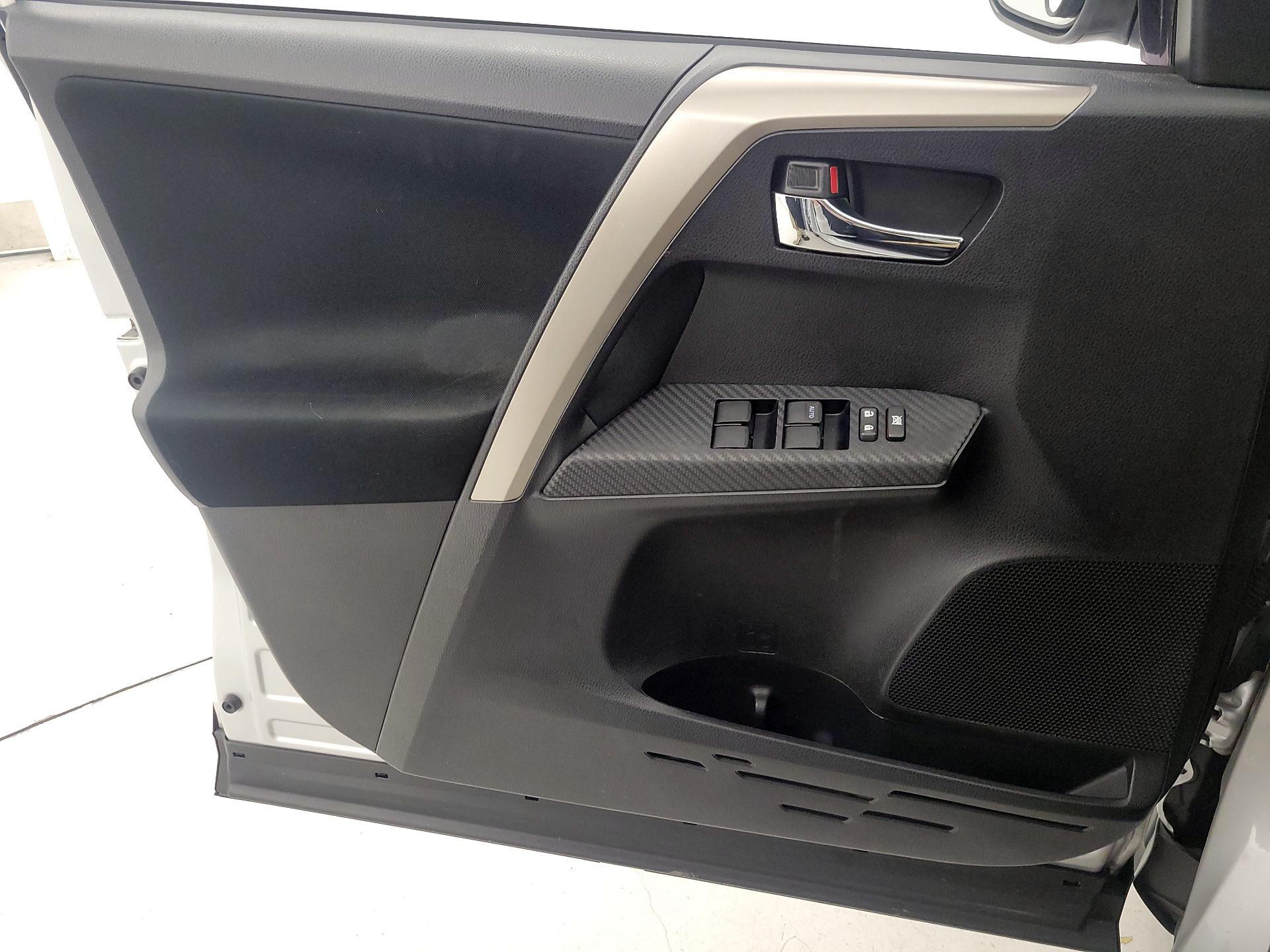 Thumbnail: 2014 Toyota RAV4 - 12