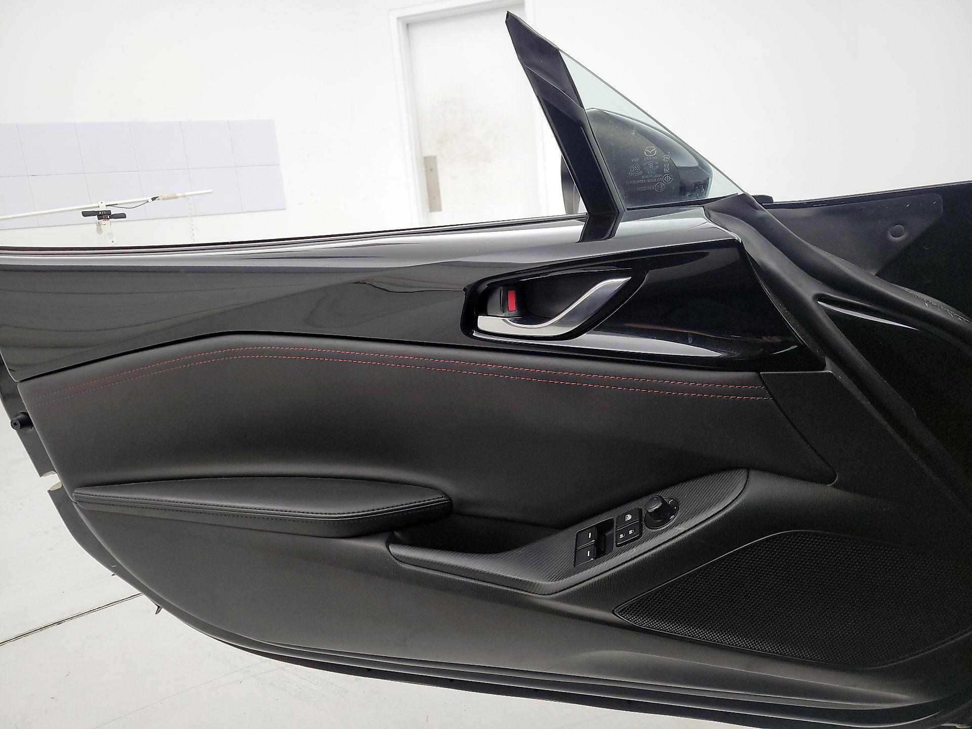 Thumbnail: 2018 Mazda MX-5 Miata - 12