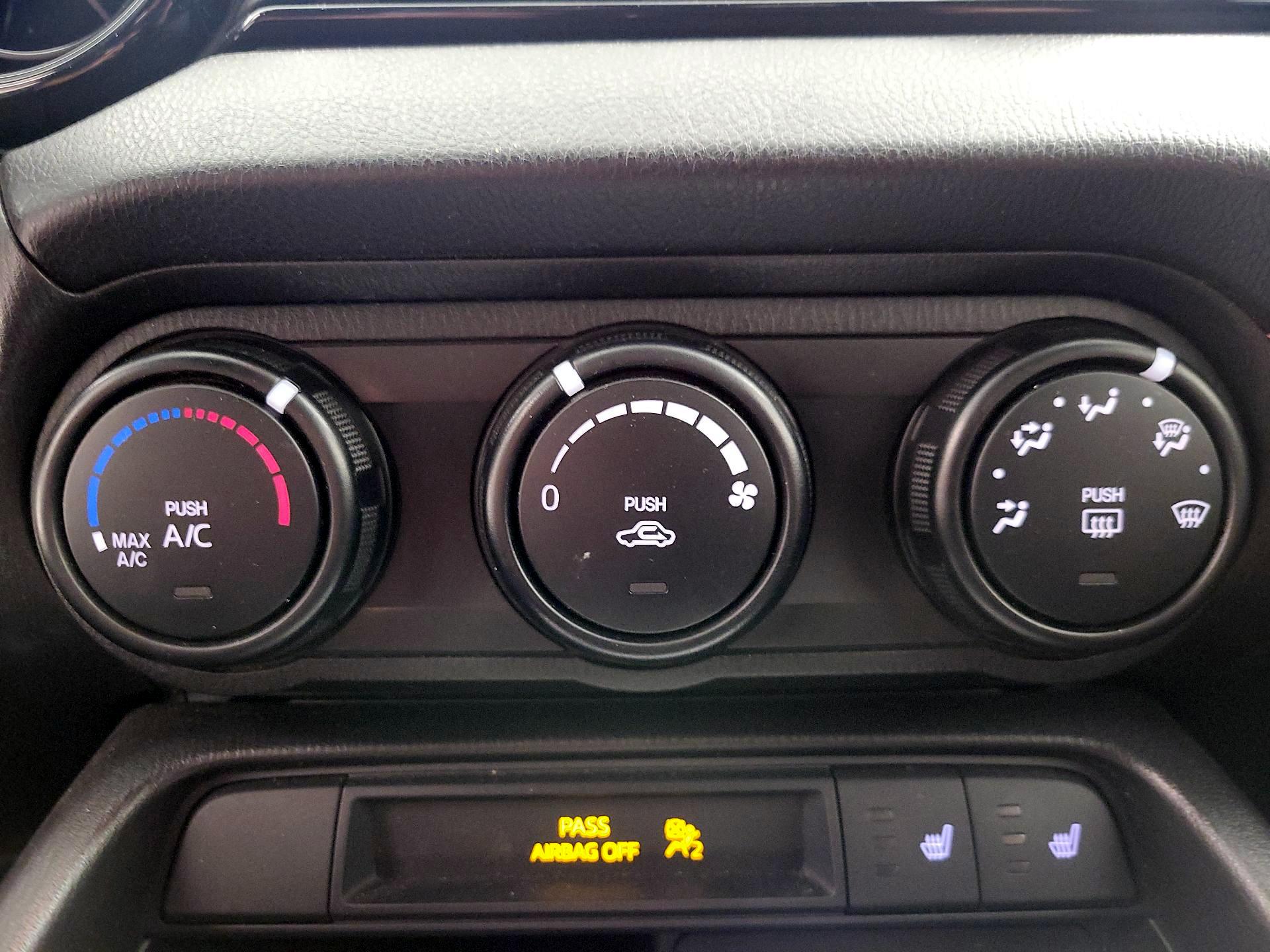 Thumbnail: 2018 Mazda MX-5 Miata - 15