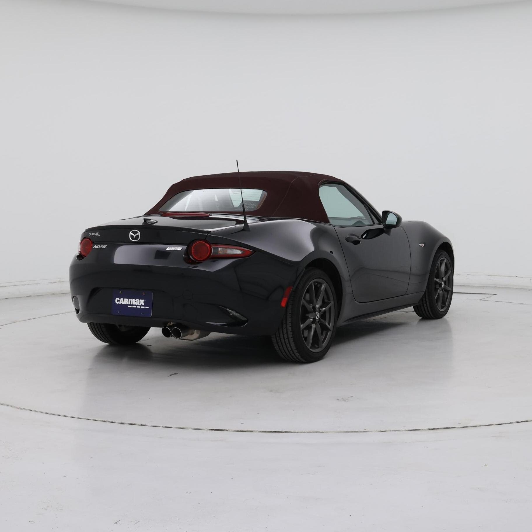 Thumbnail: 2018 Mazda MX-5 Miata - 8