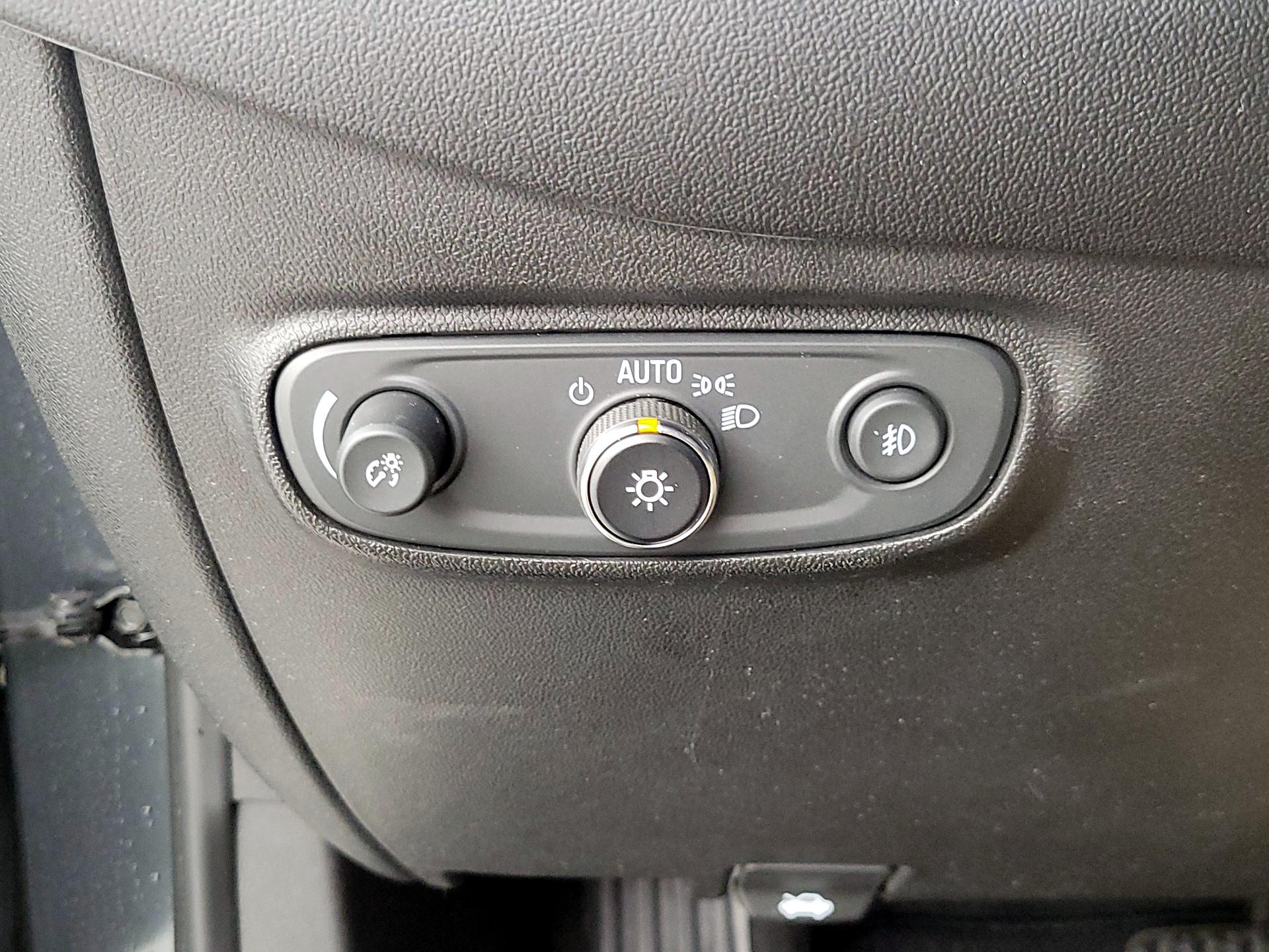 Thumbnail: 2020 Chevrolet Equinox - 13