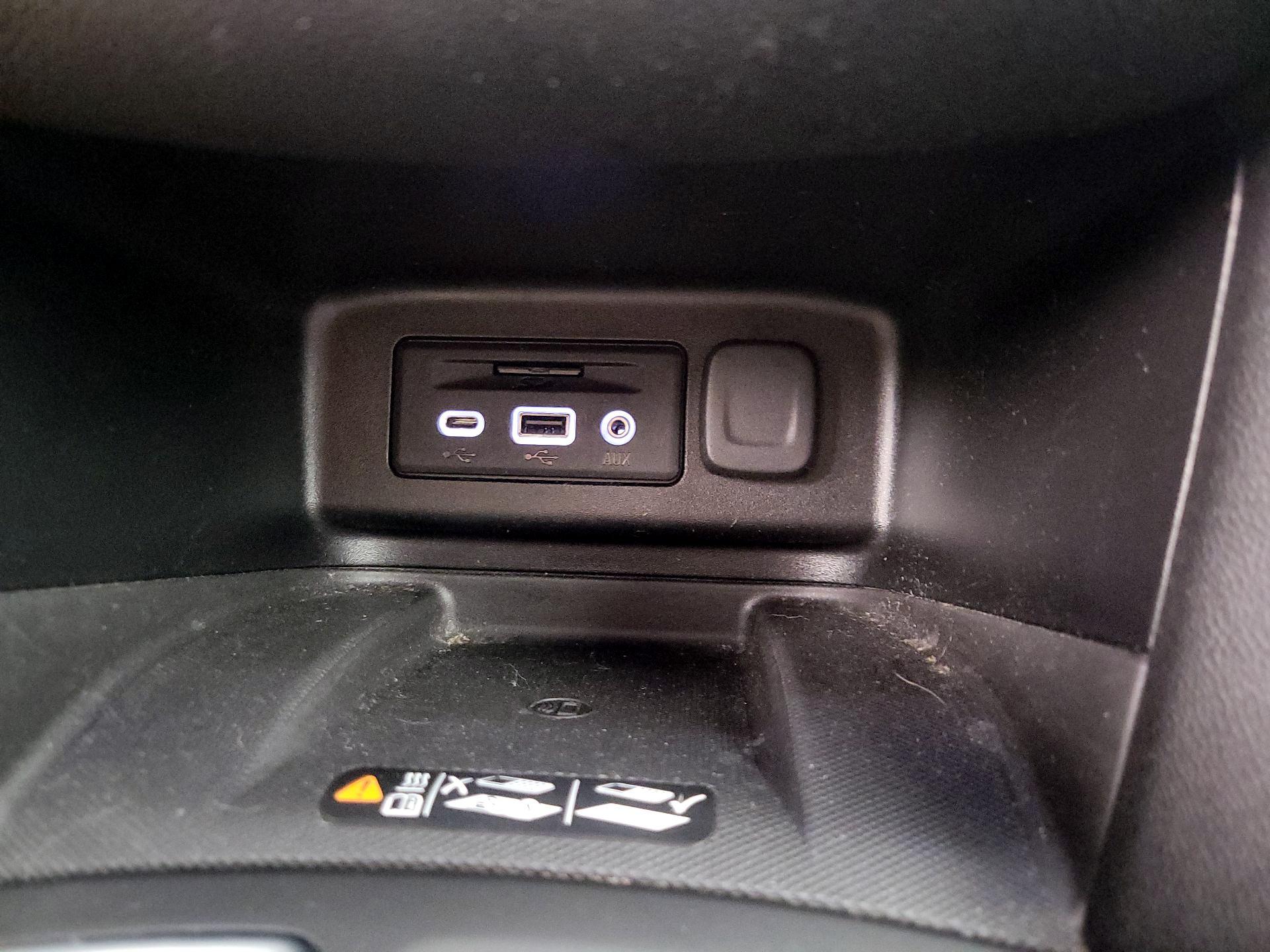 Thumbnail: 2020 Chevrolet Equinox - 19