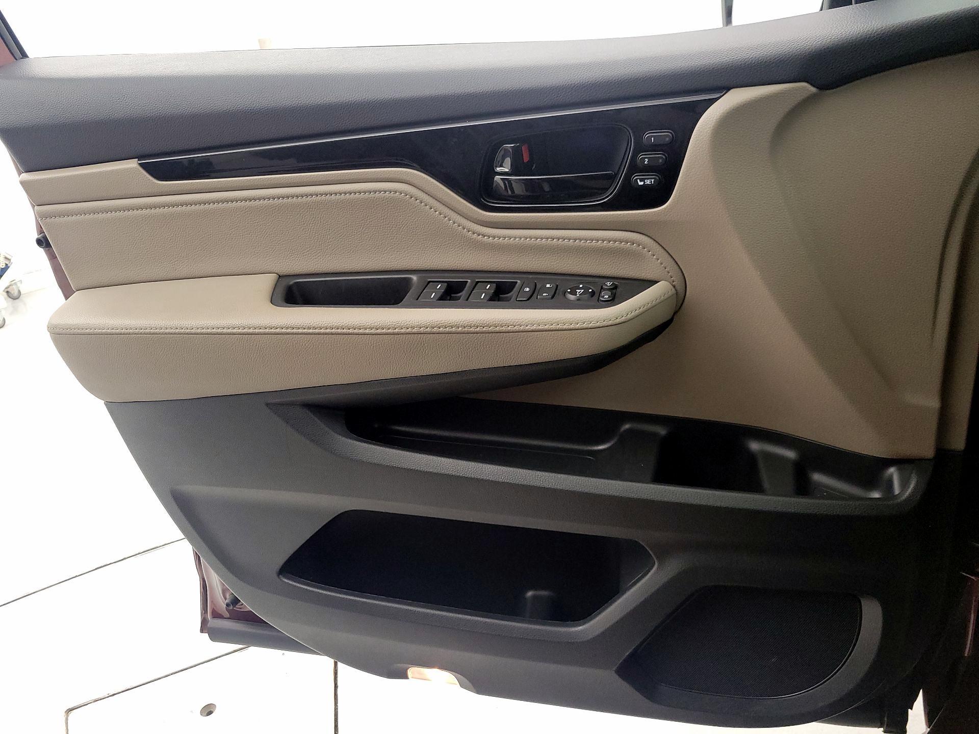 Thumbnail: 2019 Honda Odyssey - 12