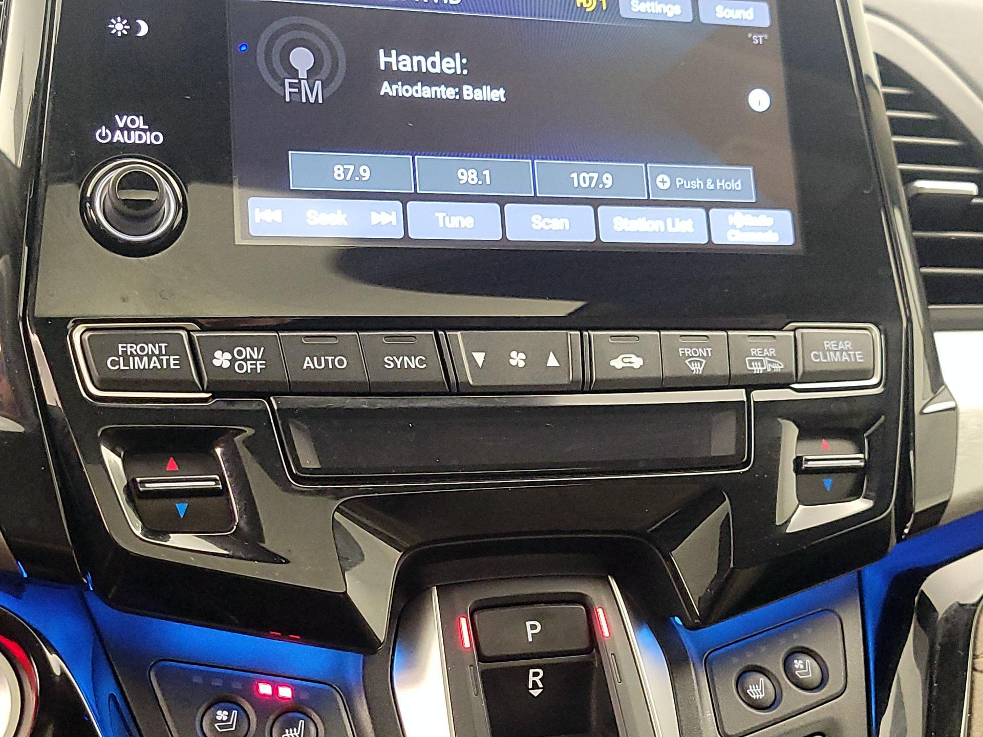 Thumbnail: 2019 Honda Odyssey - 17