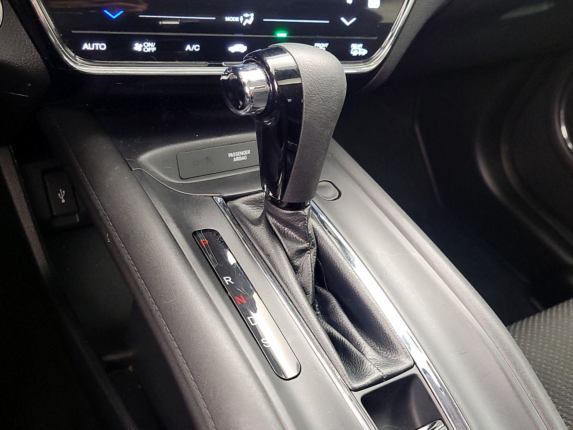 Thumbnail: 2017 Honda HR-V - 17