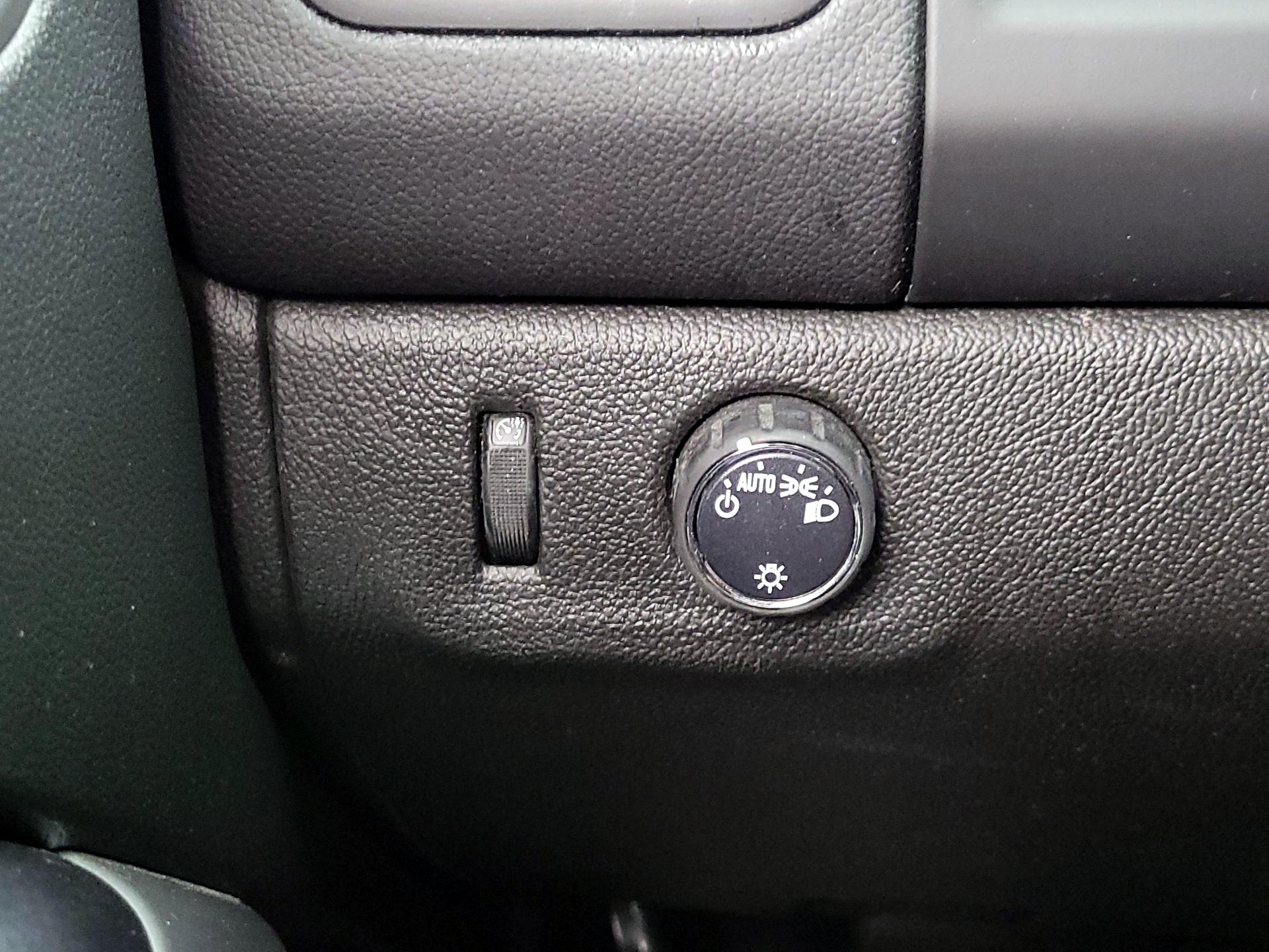 Thumbnail: 2020 Chevrolet Colorado - 13