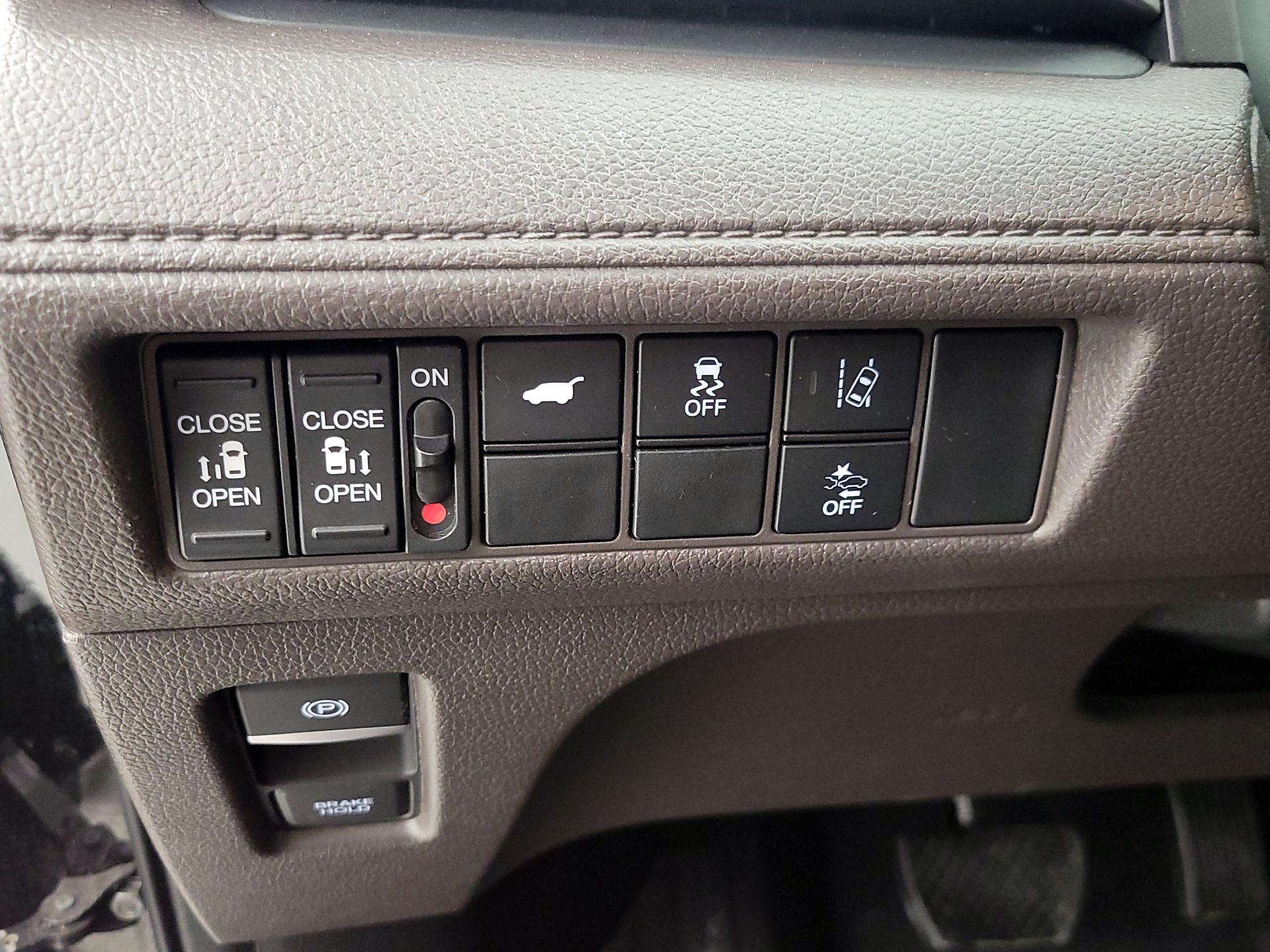 Thumbnail: 2018 Honda Odyssey - 13