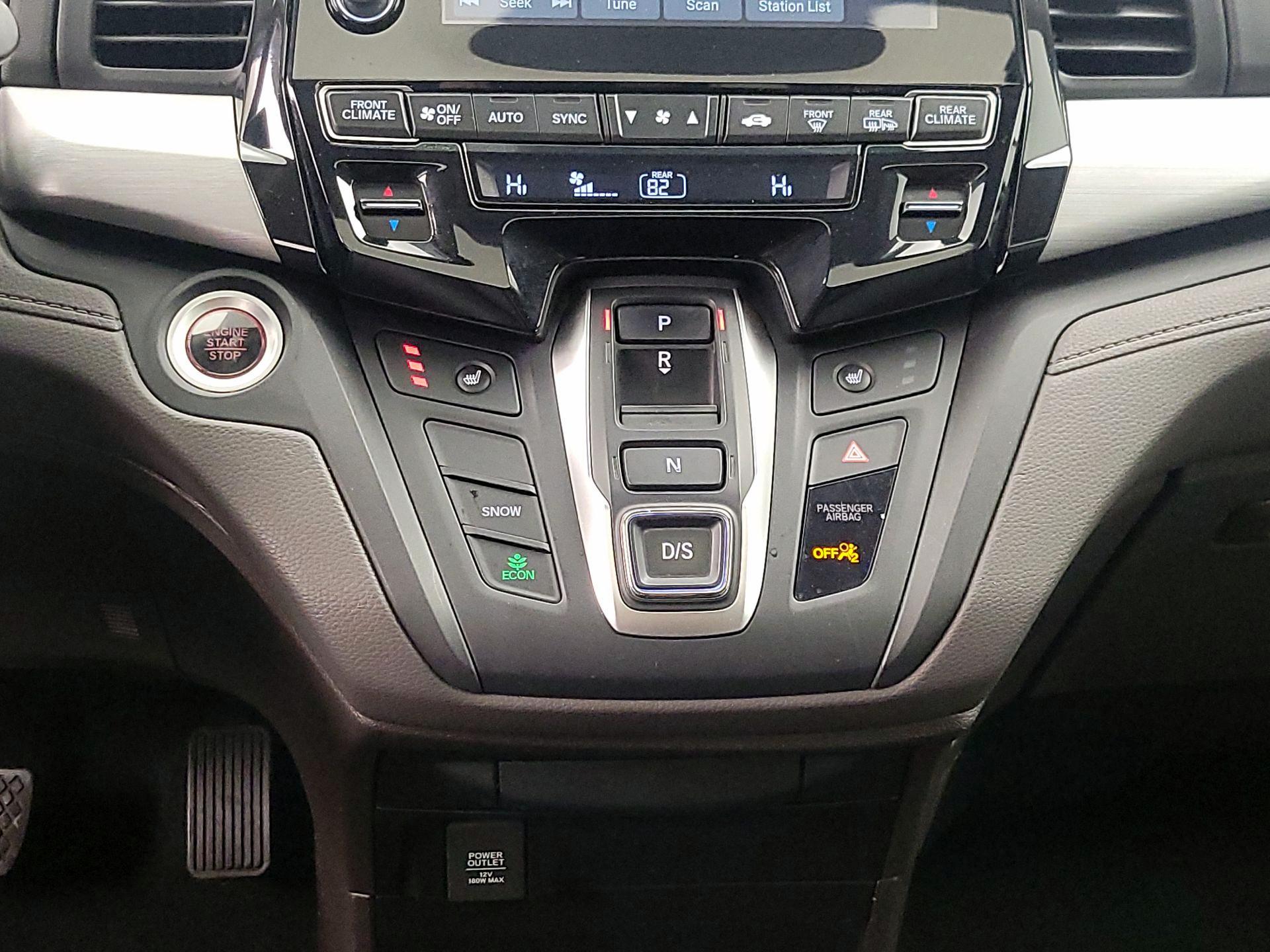 Thumbnail: 2018 Honda Odyssey - 17