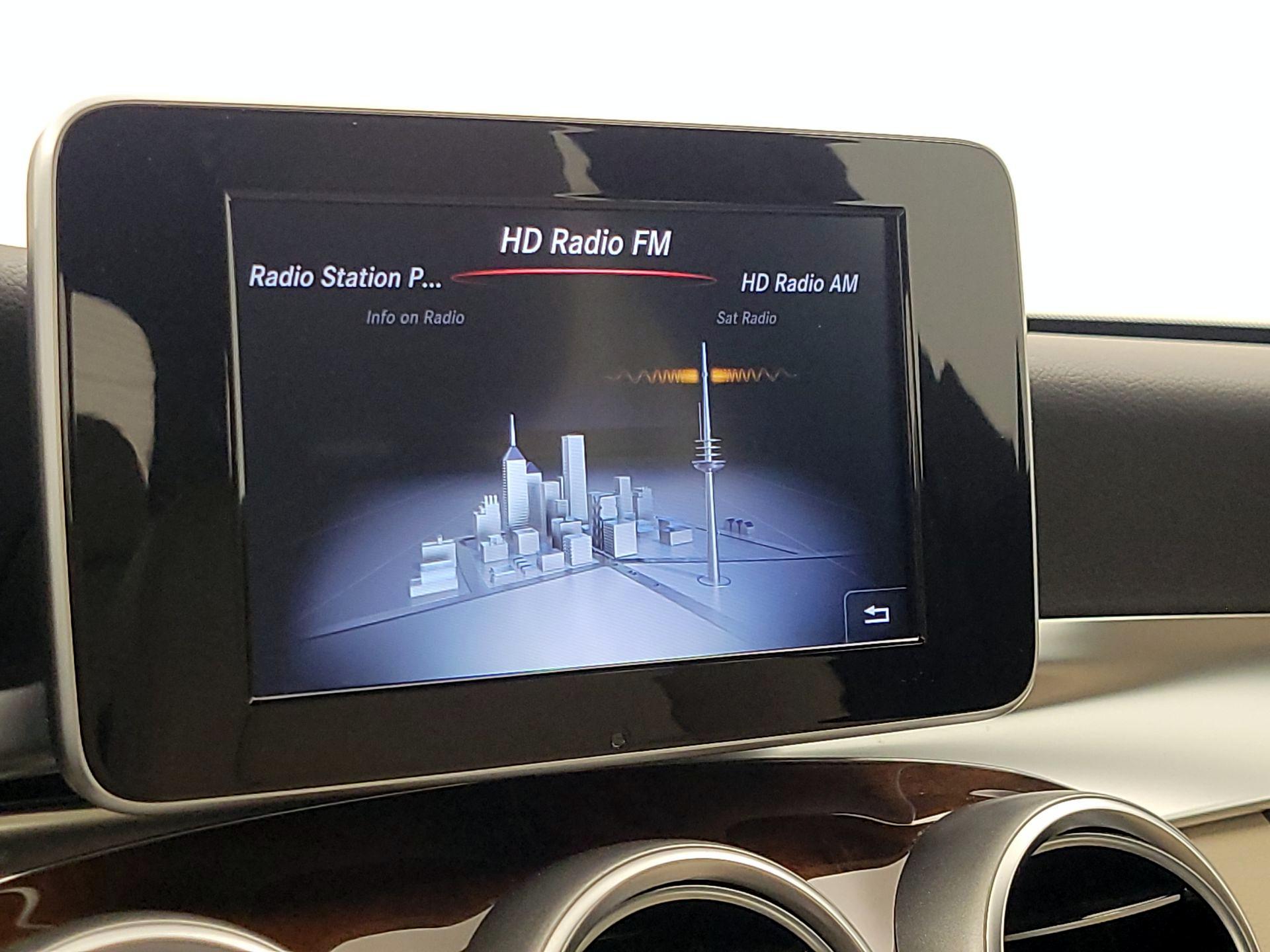 Thumbnail: 2015 Mercedes-Benz C-Class - 15