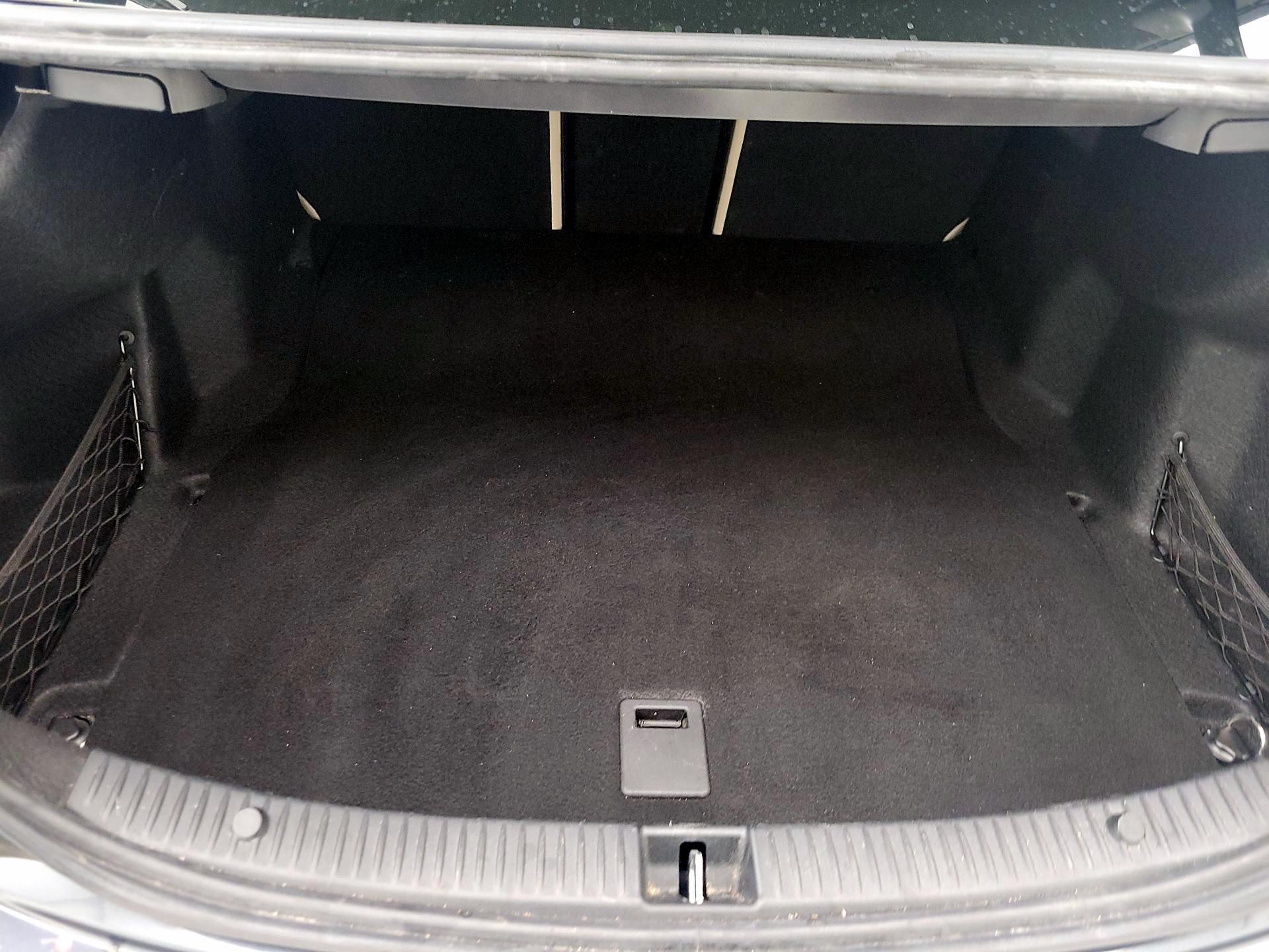 Thumbnail: 2015 Mercedes-Benz C-Class - 20