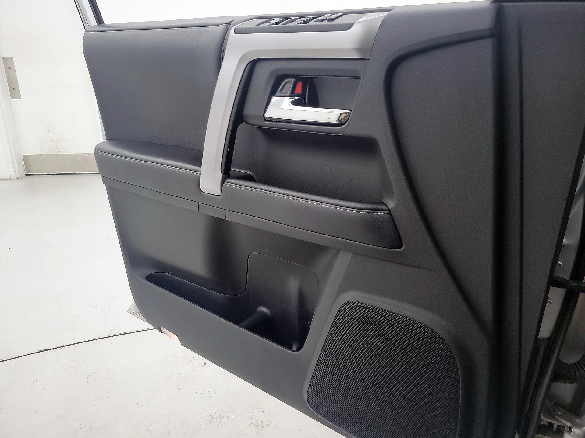 Thumbnail: 2018 Toyota 4Runner - 12