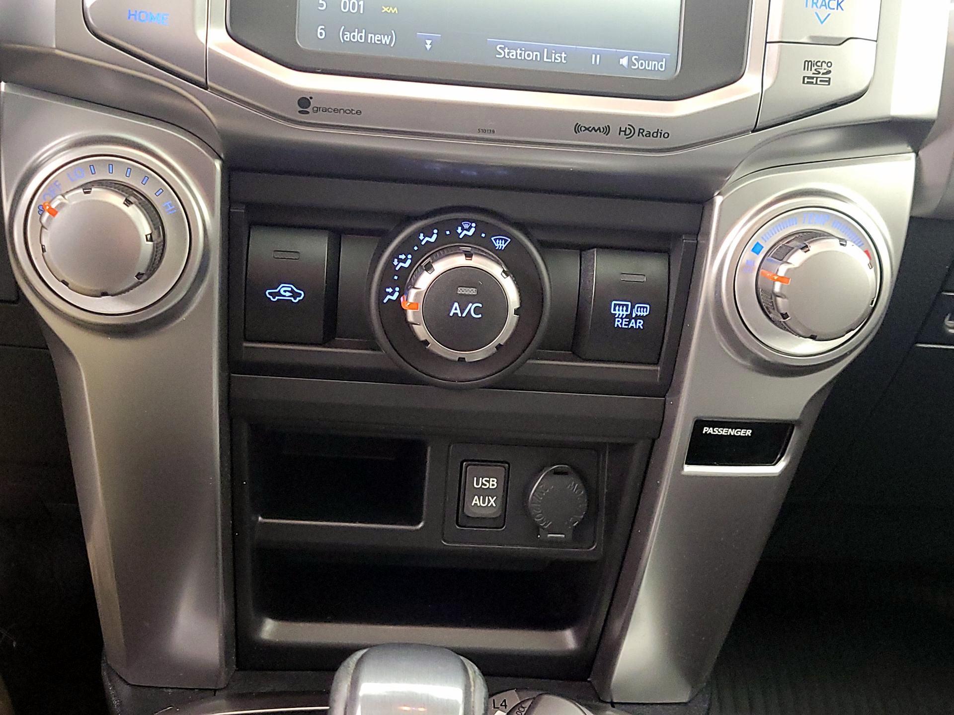 Thumbnail: 2018 Toyota 4Runner - 17