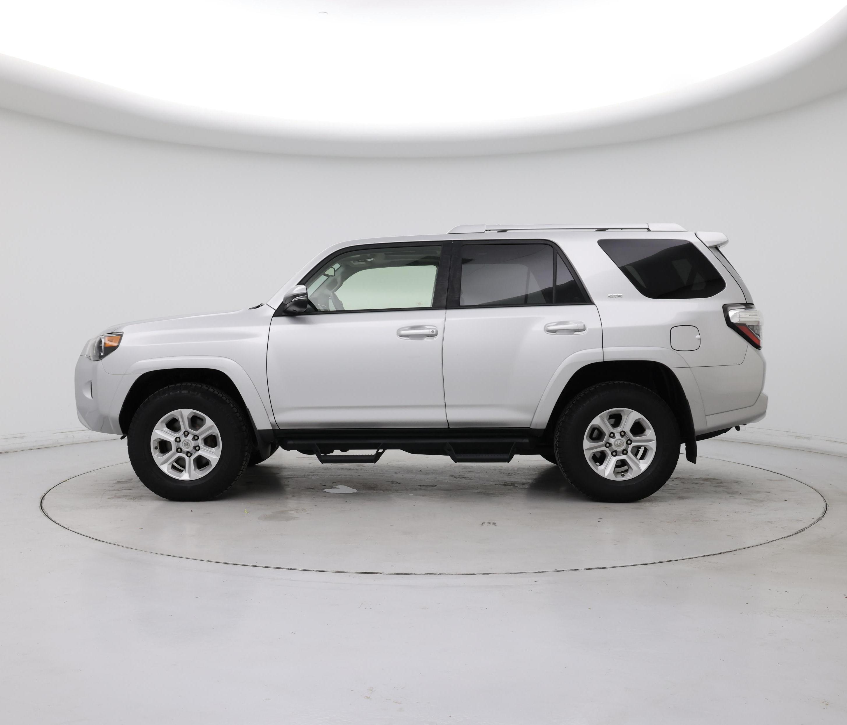 Thumbnail: 2018 Toyota 4Runner - 3