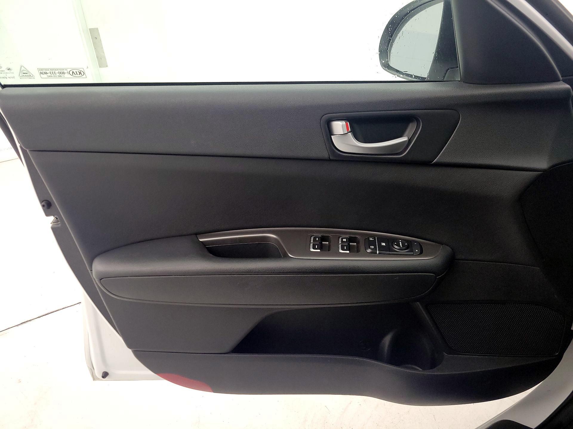 Thumbnail: 2019 Kia Optima - 12